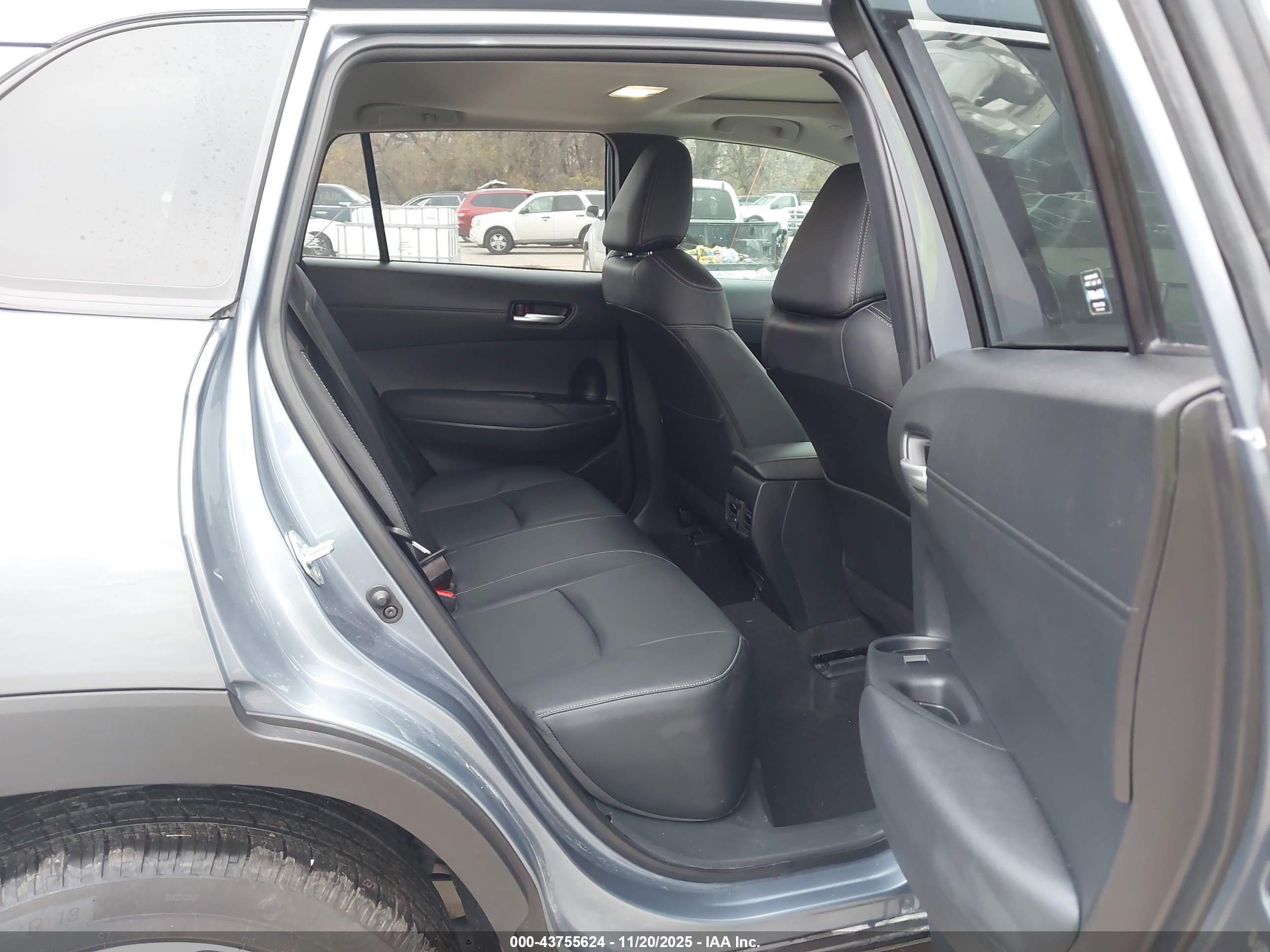 TOYOTA COROLLA image 8