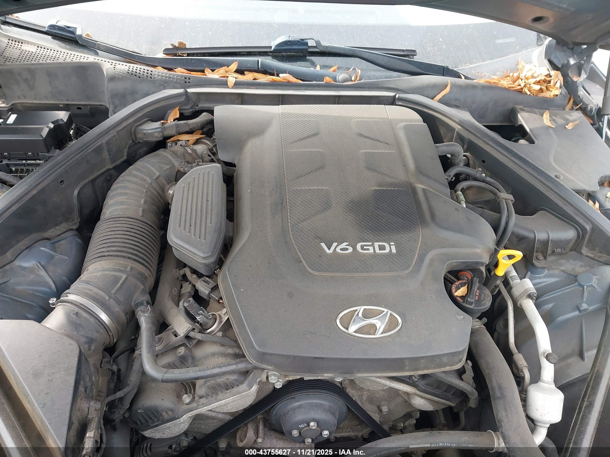 HYUNDAI GENESIS image 10