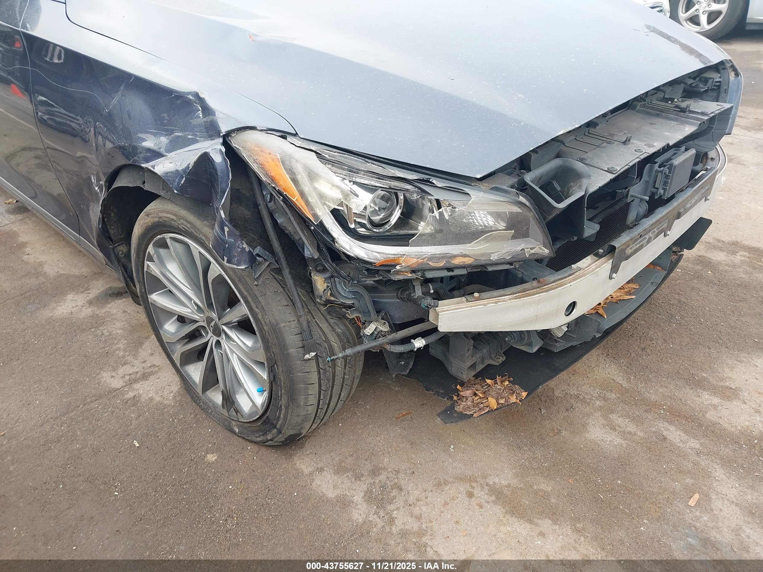 HYUNDAI GENESIS image 6
