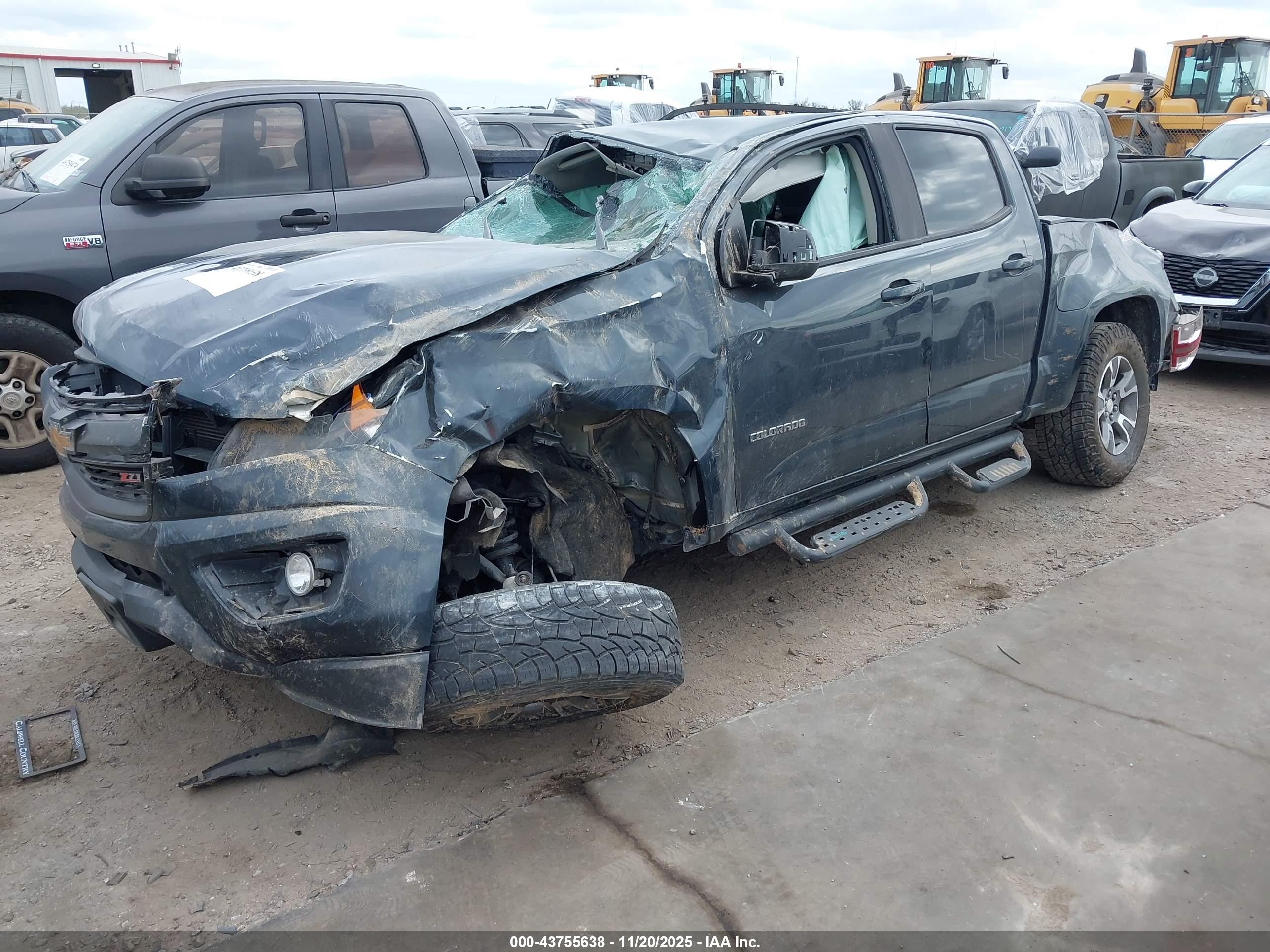 CHEVROLET COLORADO image 2