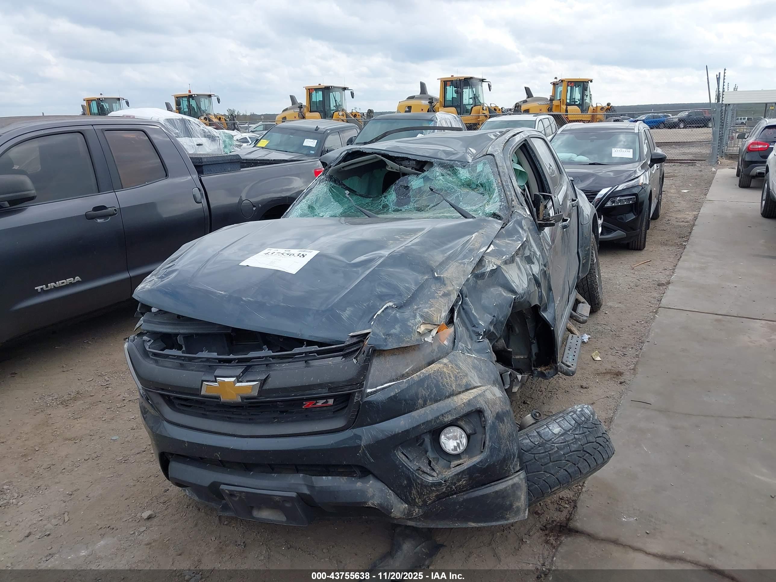 CHEVROLET COLORADO image 6