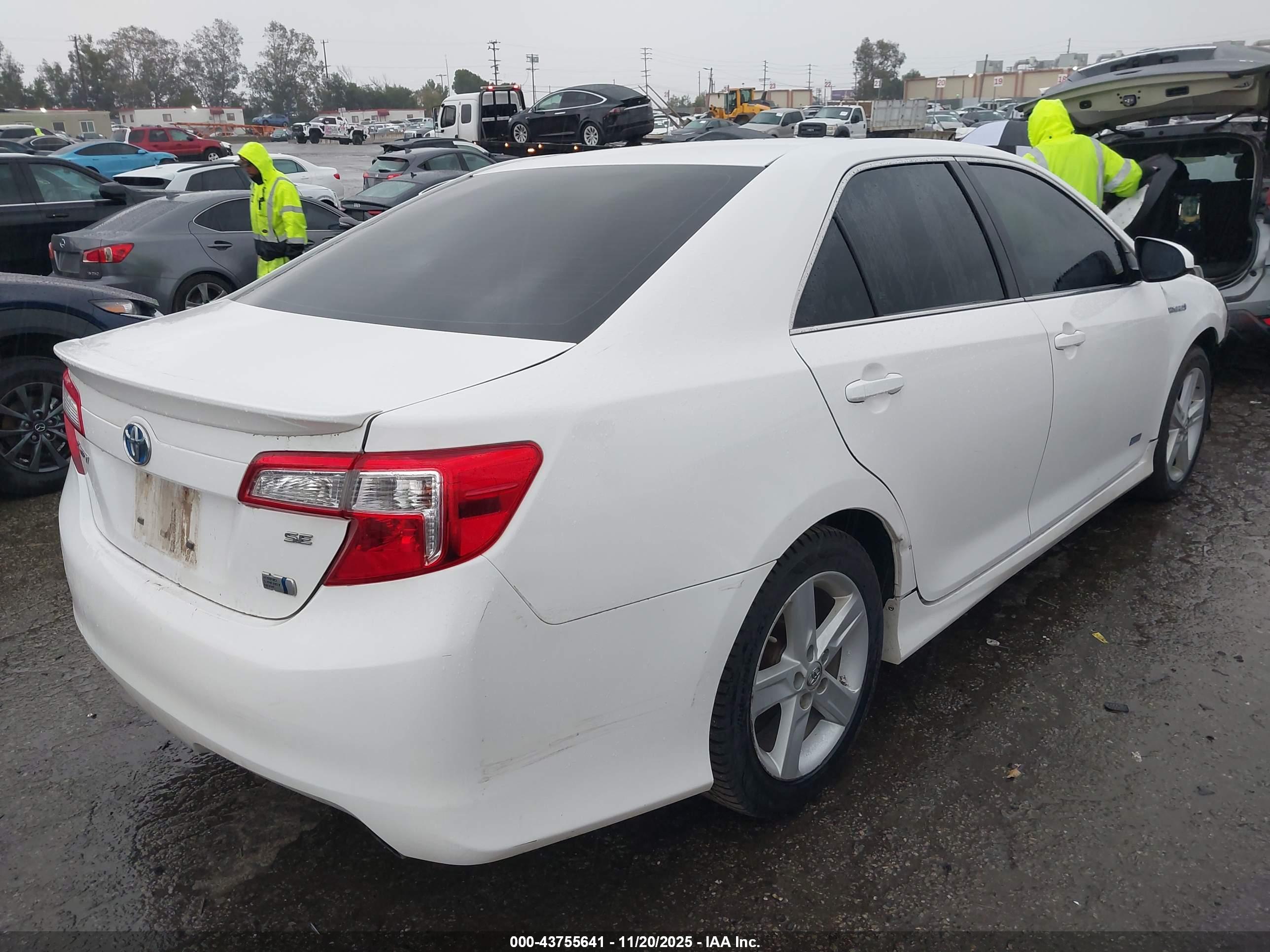TOYOTA CAMRY image 4
