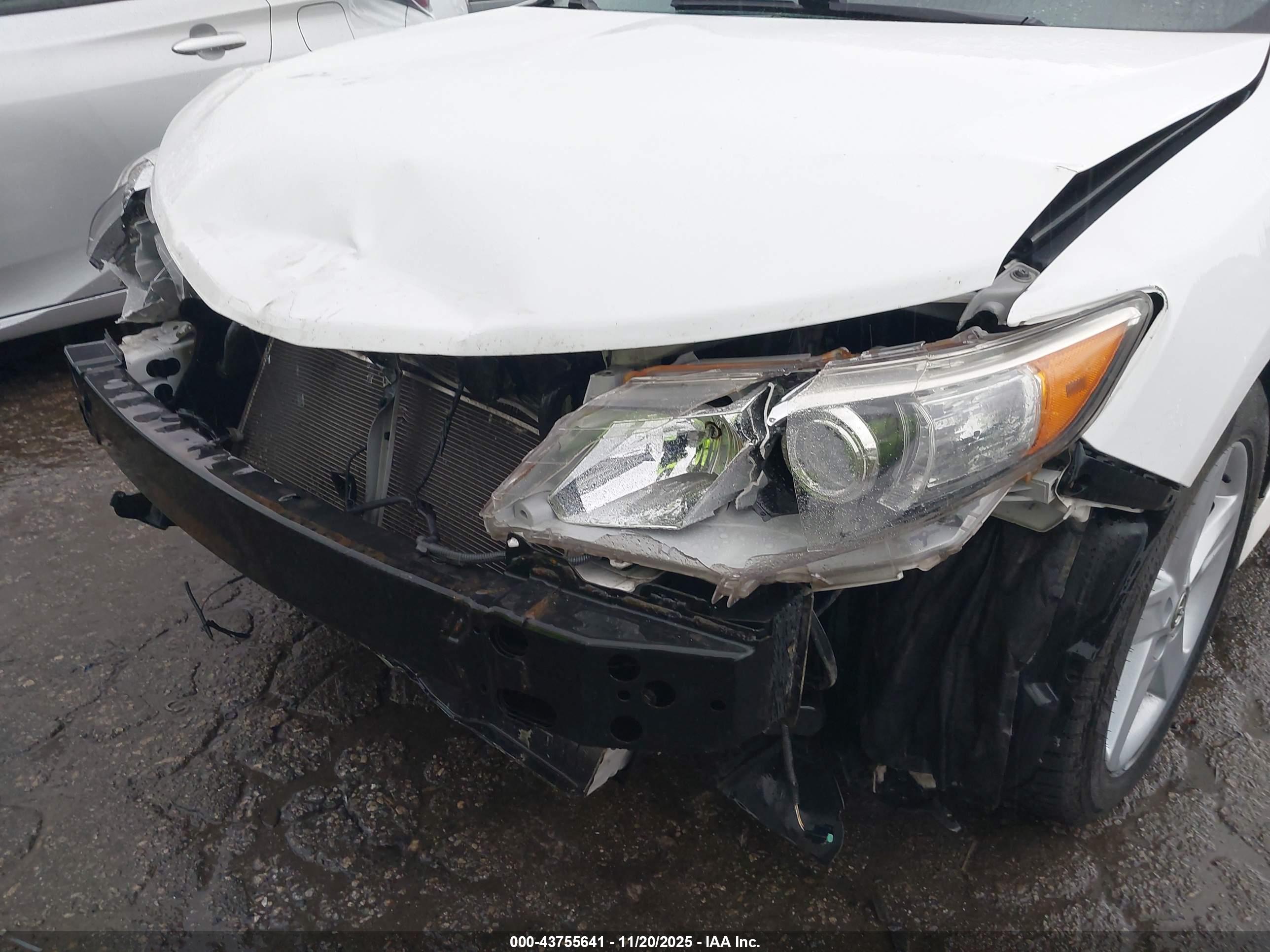 TOYOTA CAMRY image 6
