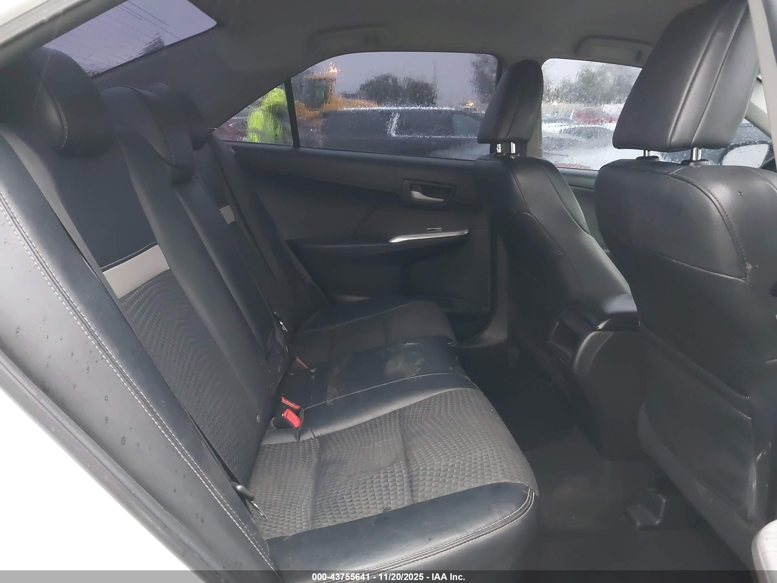 TOYOTA CAMRY image 8