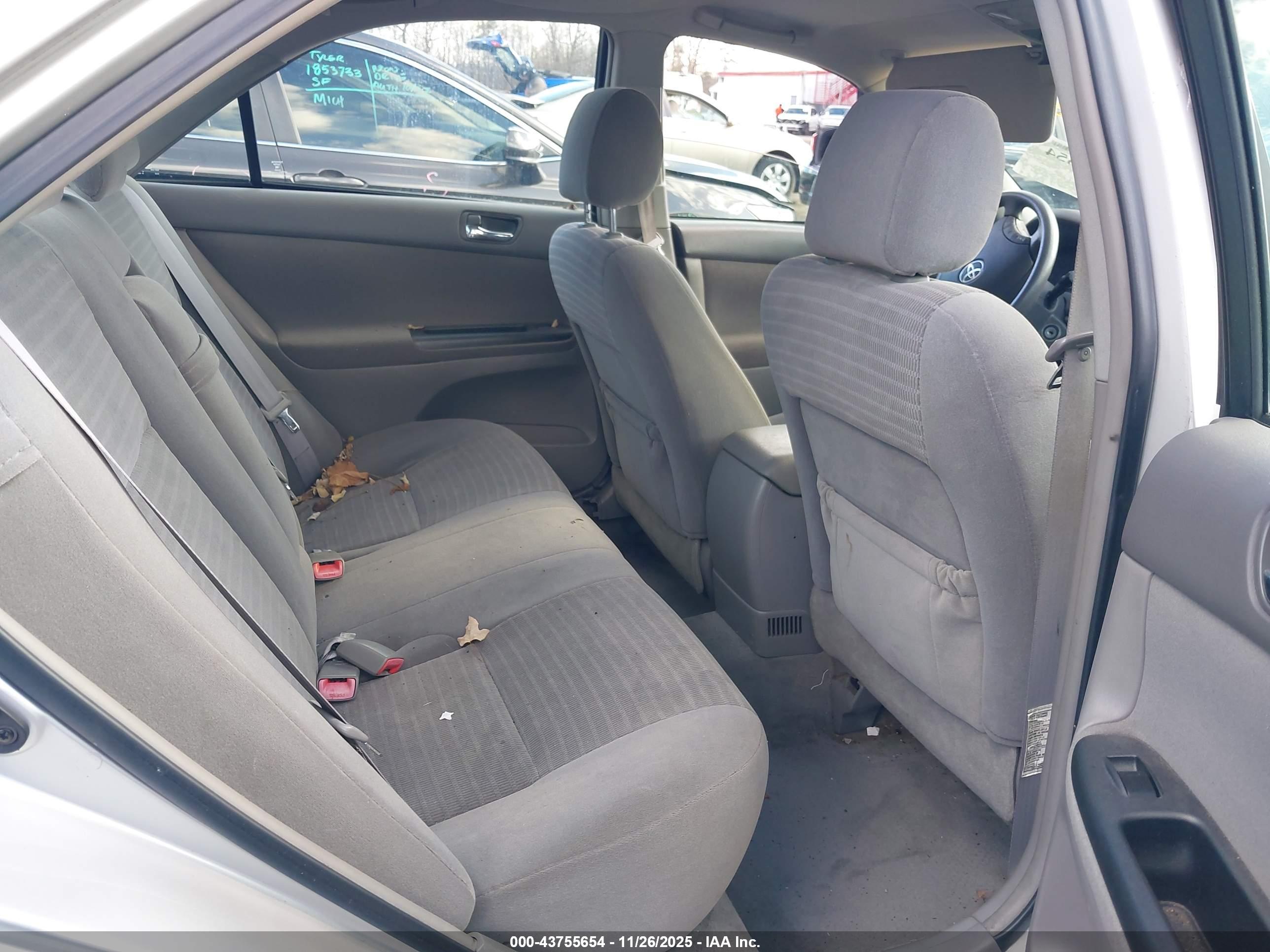 TOYOTA CAMRY image 8