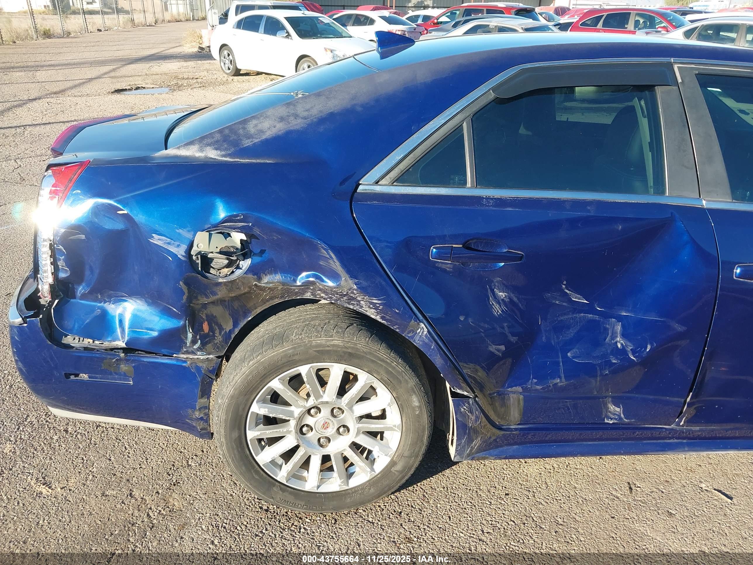 CADILLAC CTS image 6