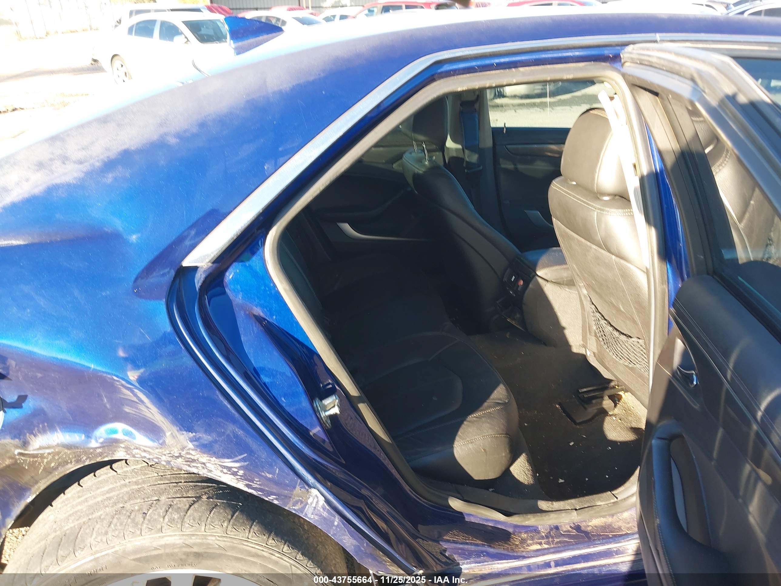 CADILLAC CTS image 8