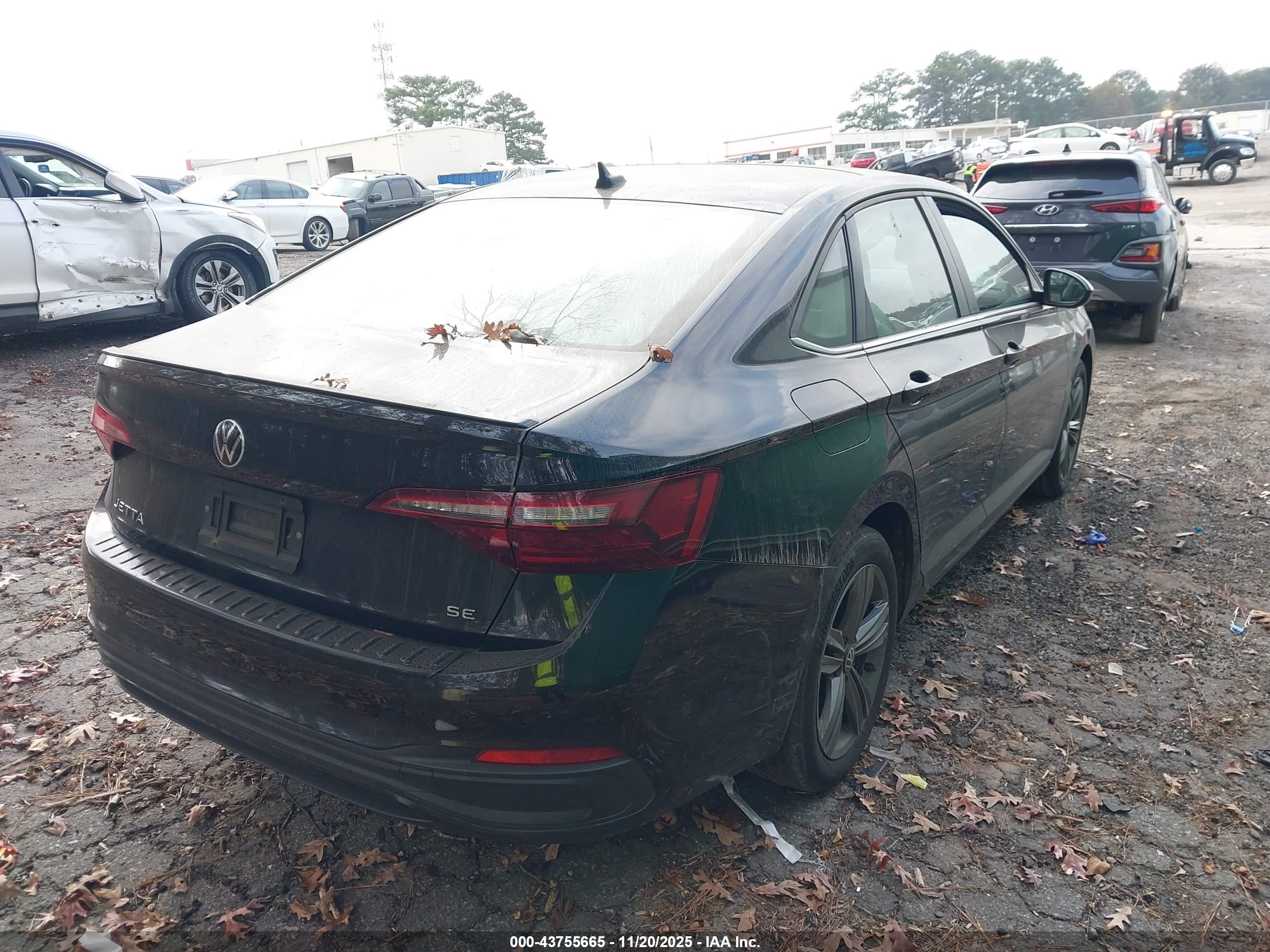 VOLKSWAGEN JETTA image 4