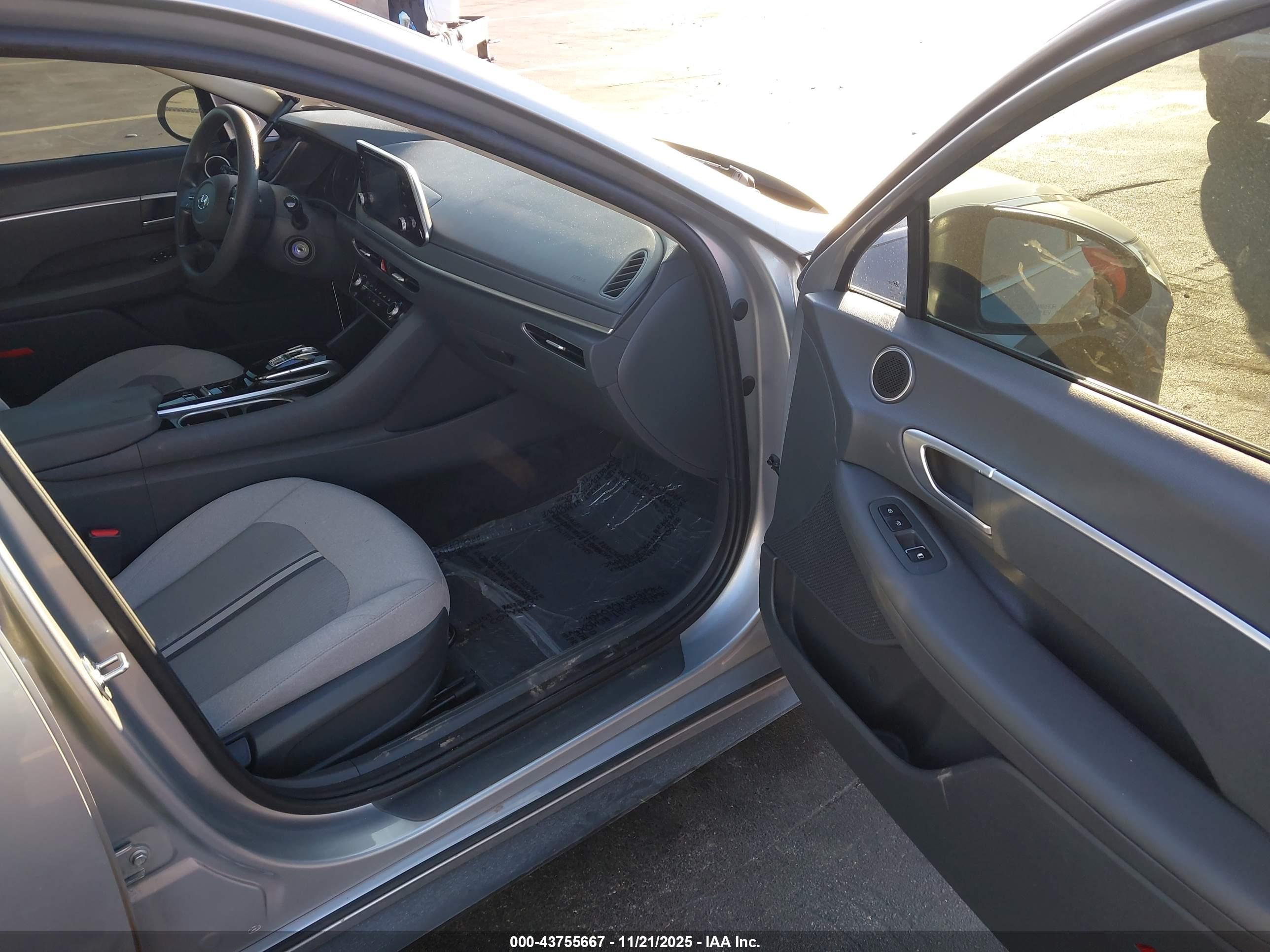 HYUNDAI SONATA image 5