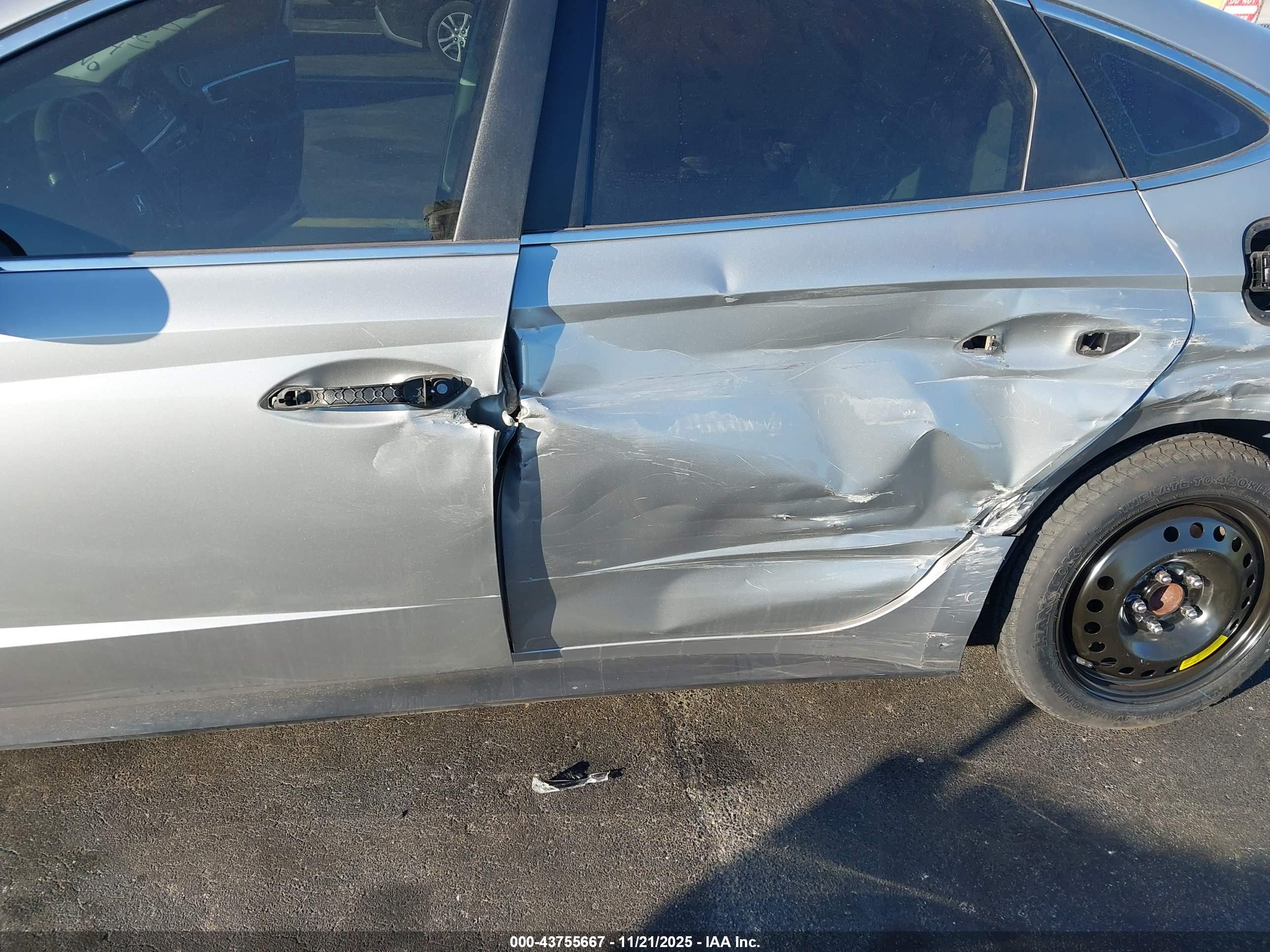 HYUNDAI SONATA image 6