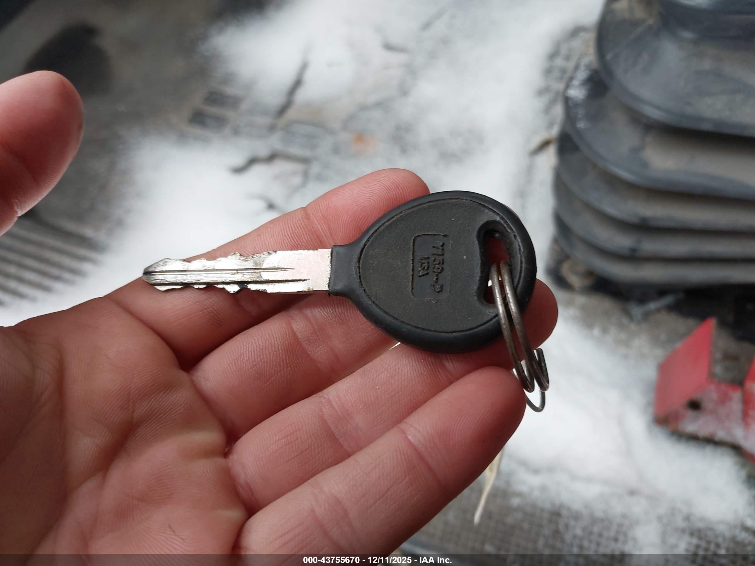 VOLVO VN image 11