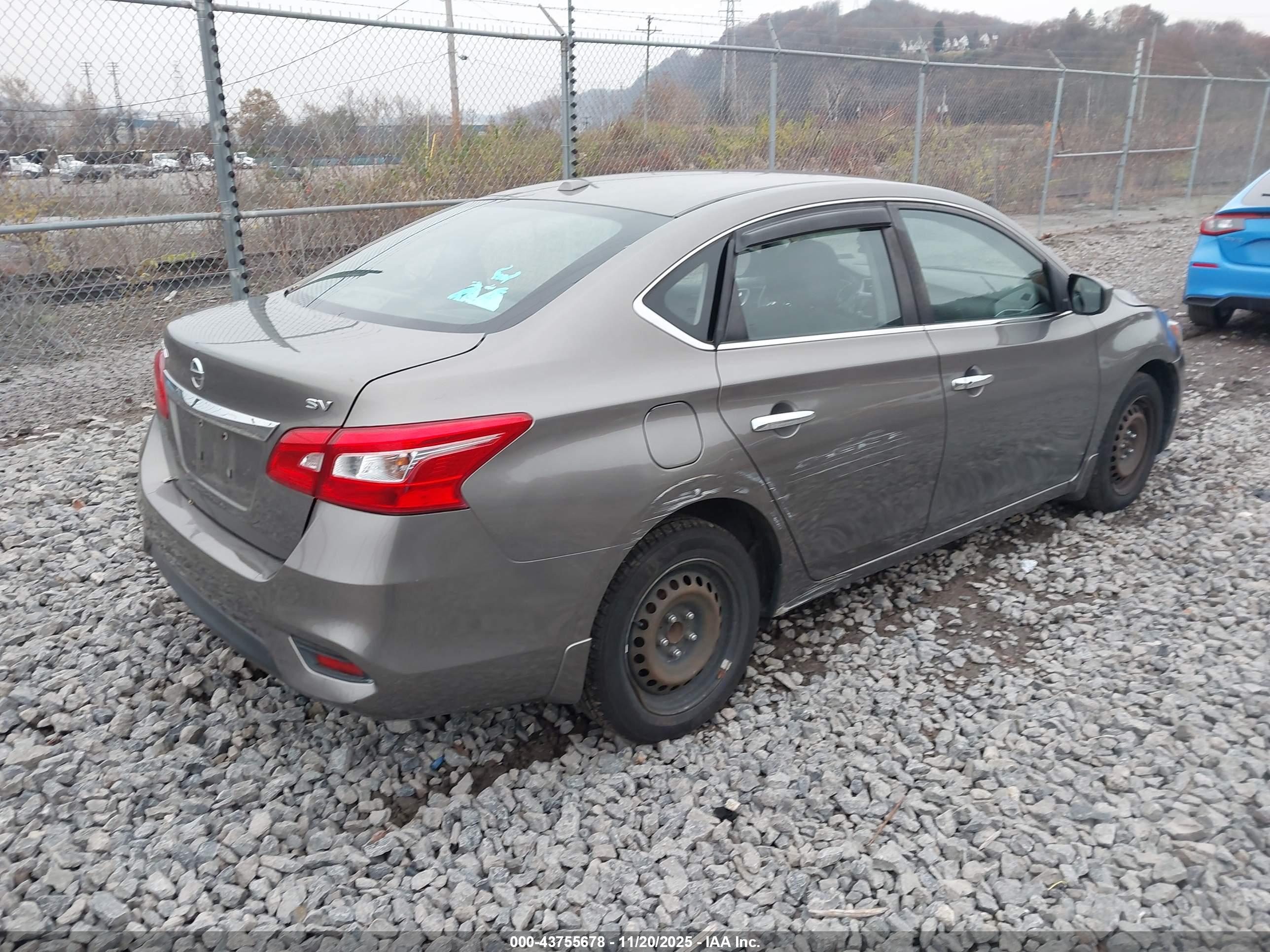 NISSAN SENTRA image 4