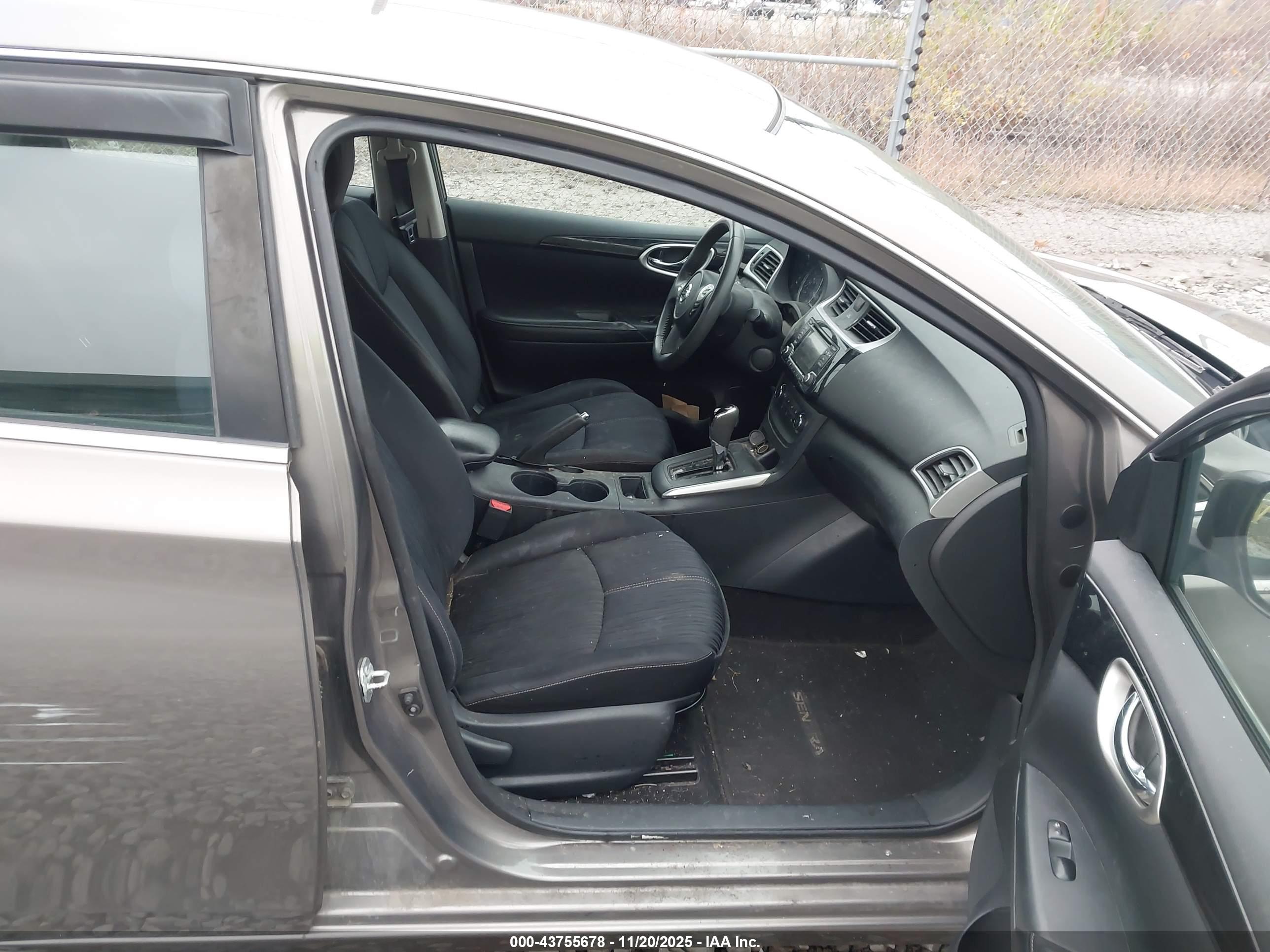 NISSAN SENTRA image 5