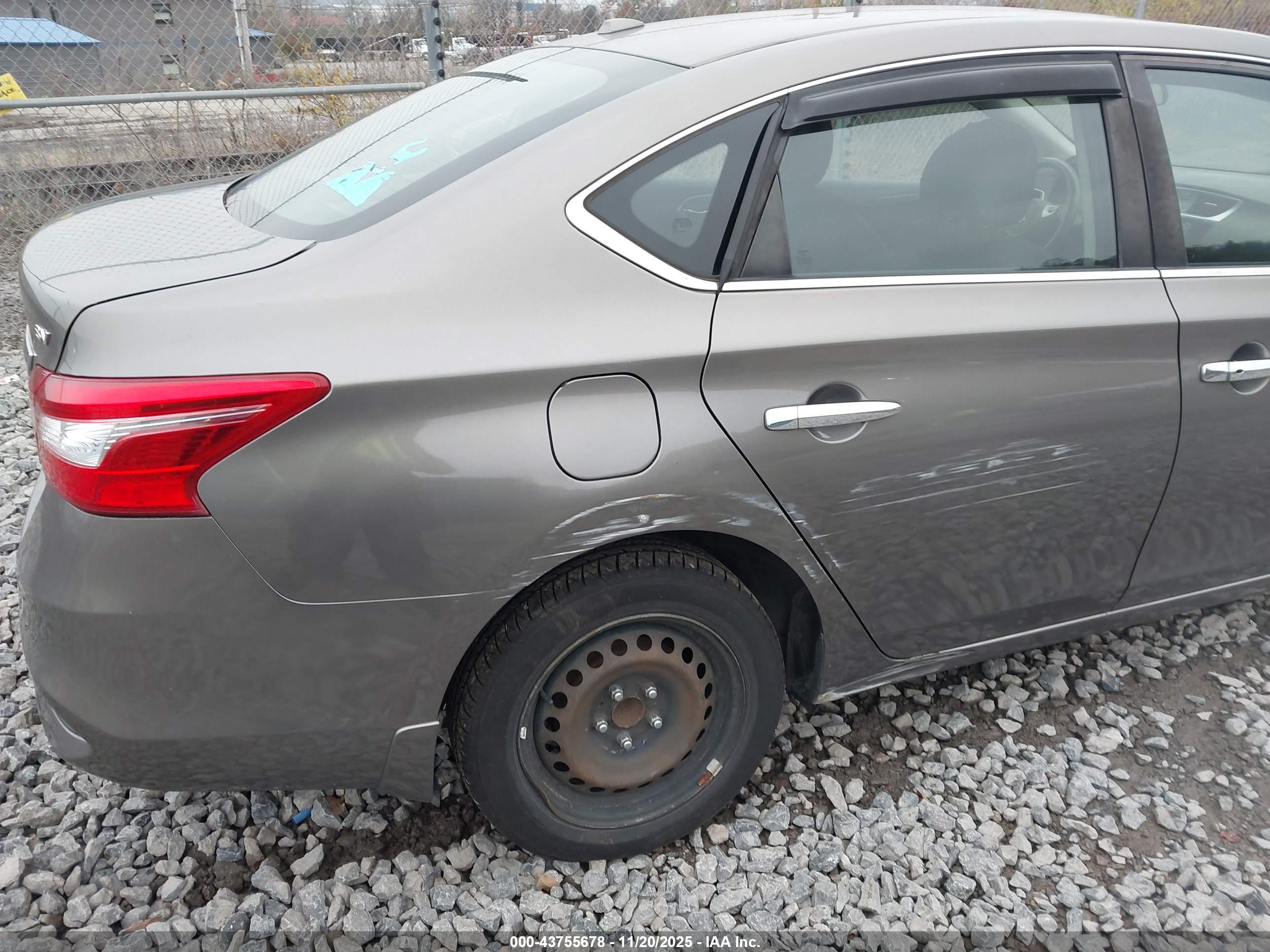 NISSAN SENTRA image 6