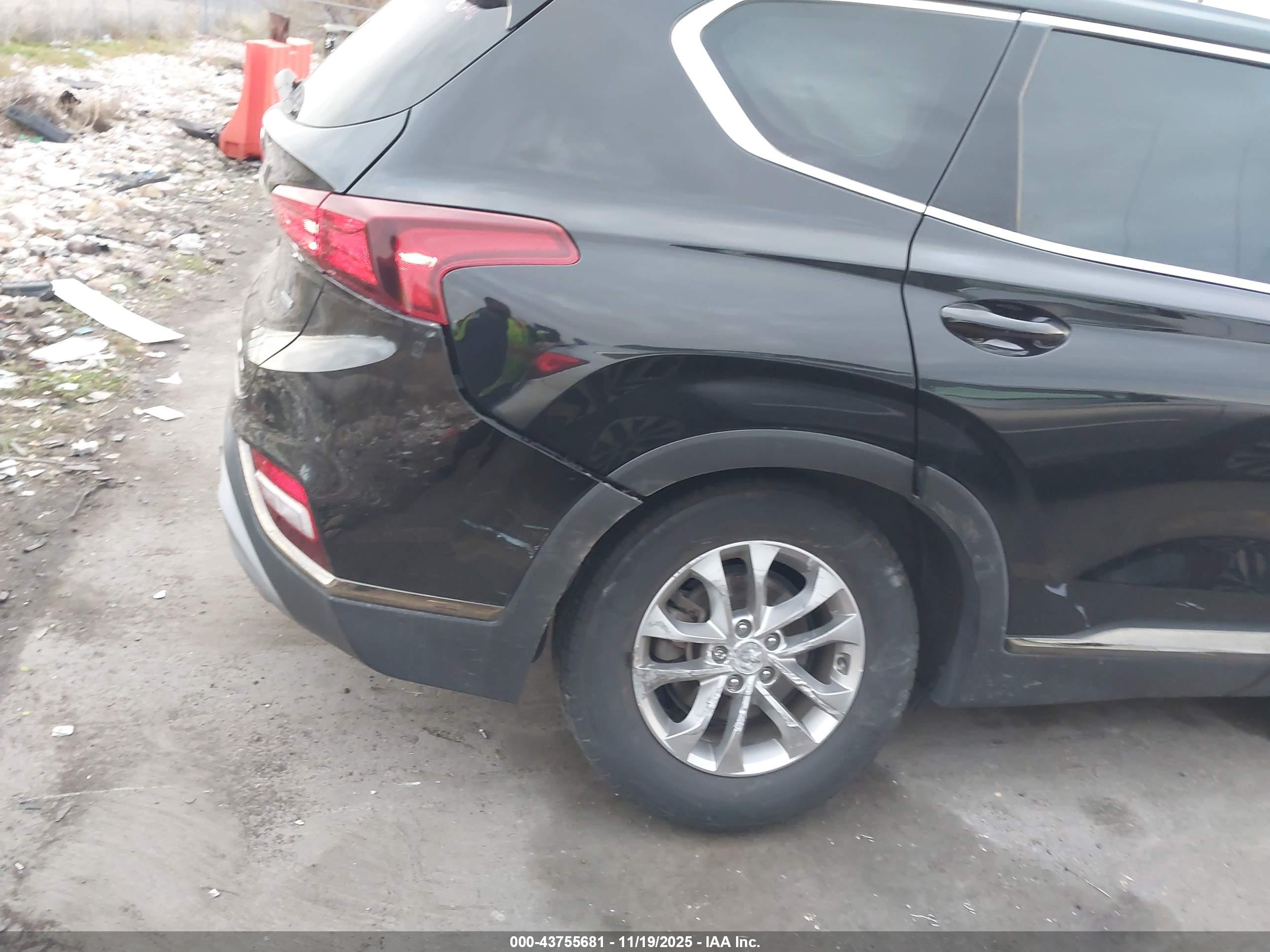 HYUNDAI SANTA image 6