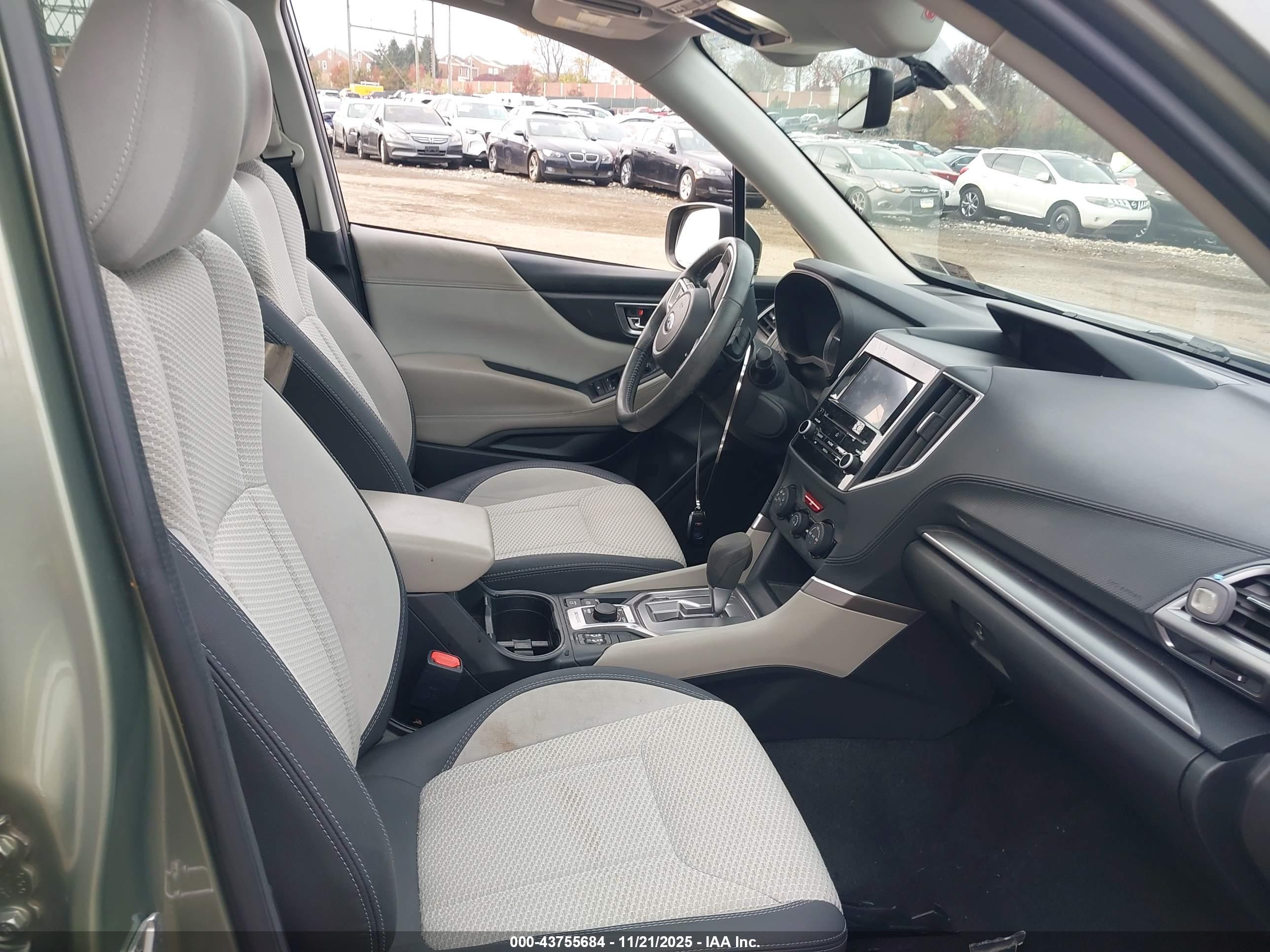 SUBARU FORESTER image 5