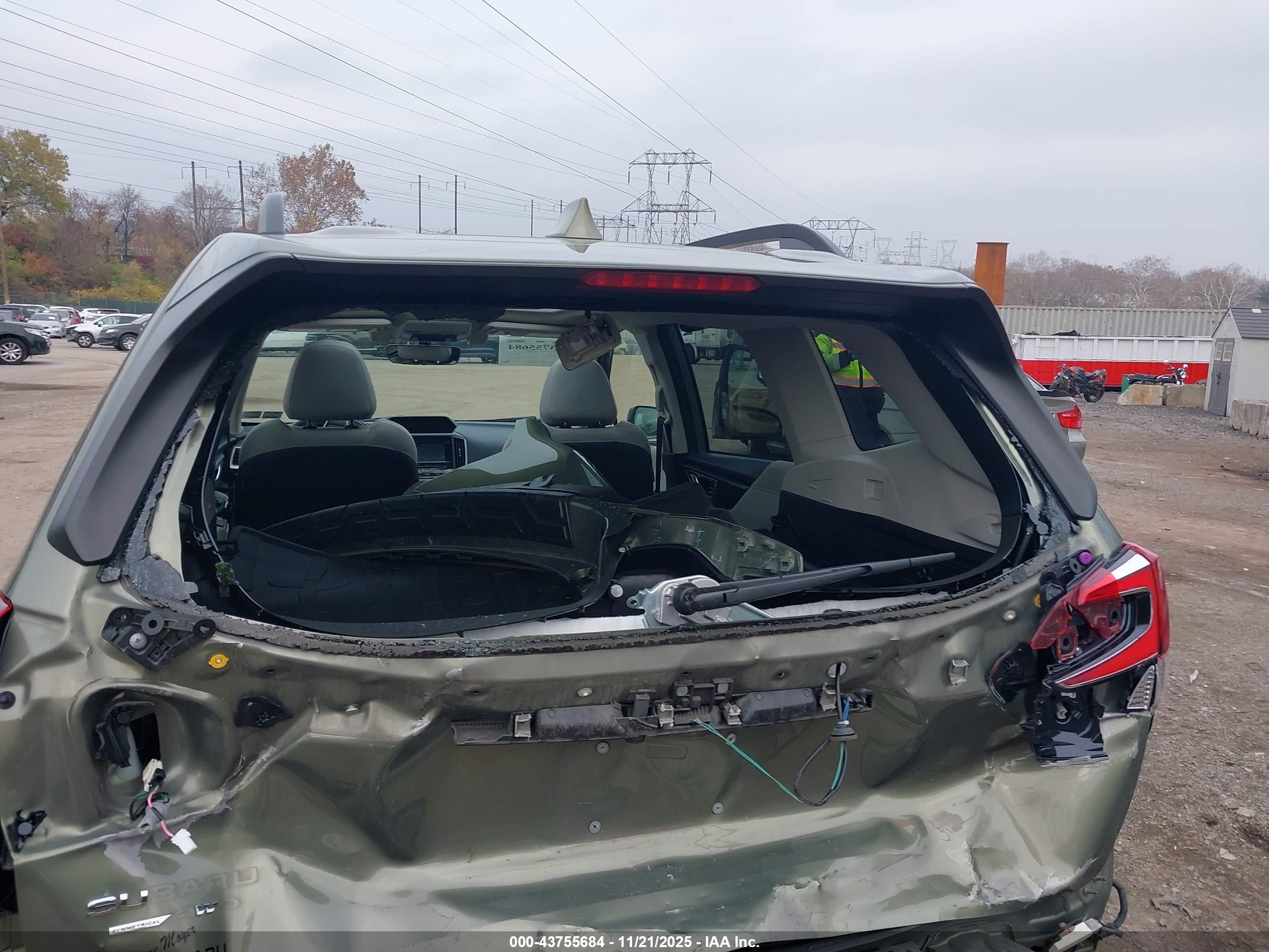 SUBARU FORESTER image 6