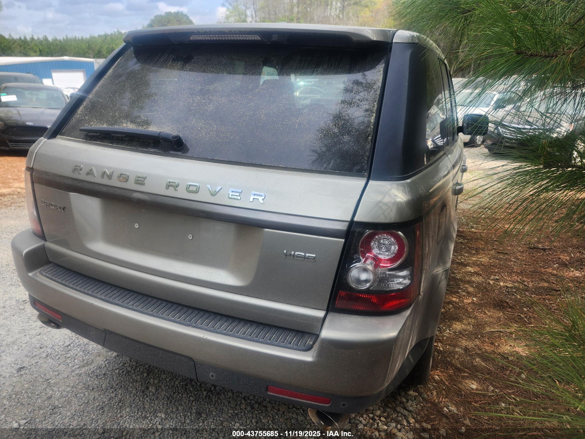 LAND ROVER image 4