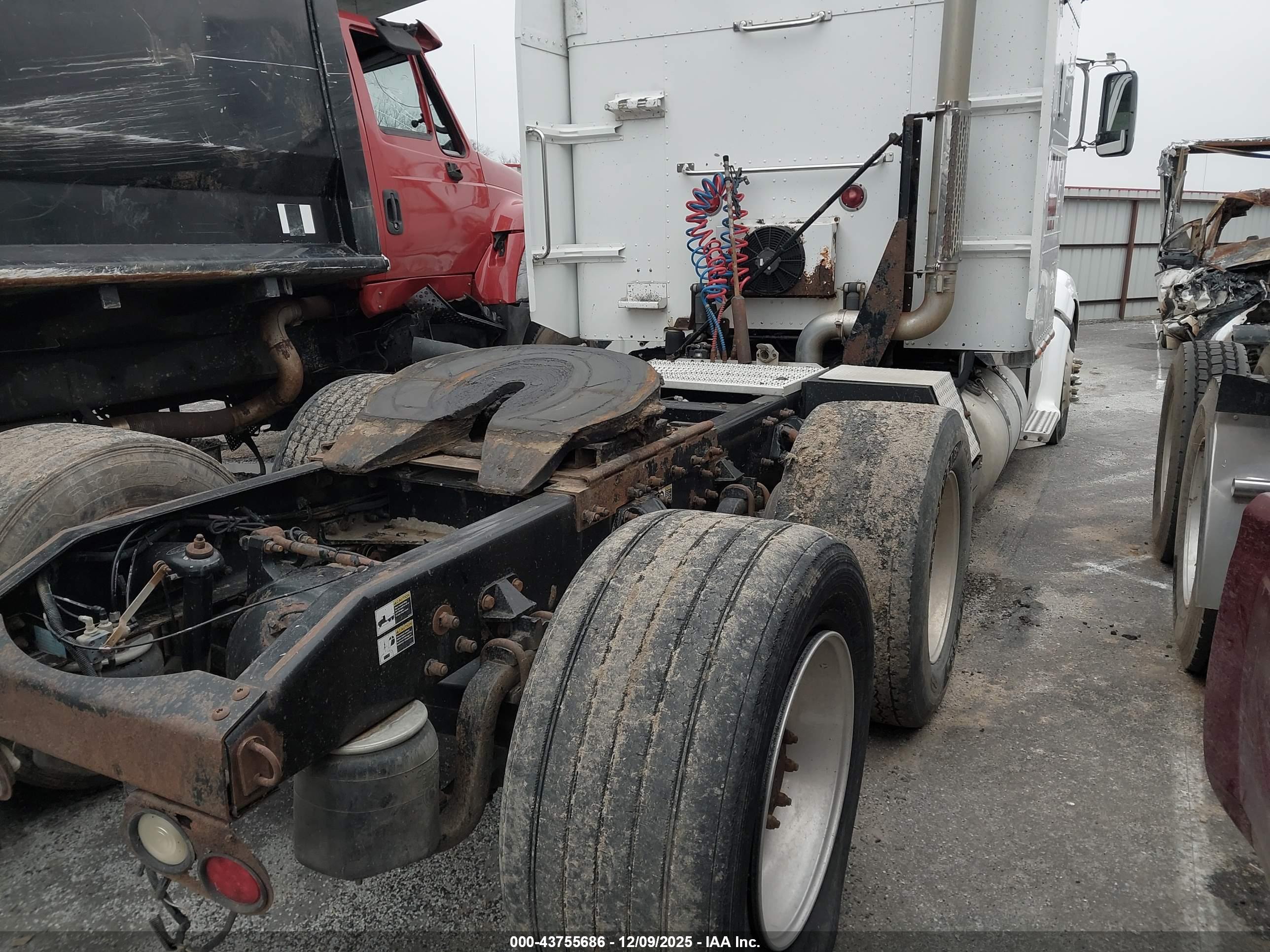 PETERBILT 386 image 4