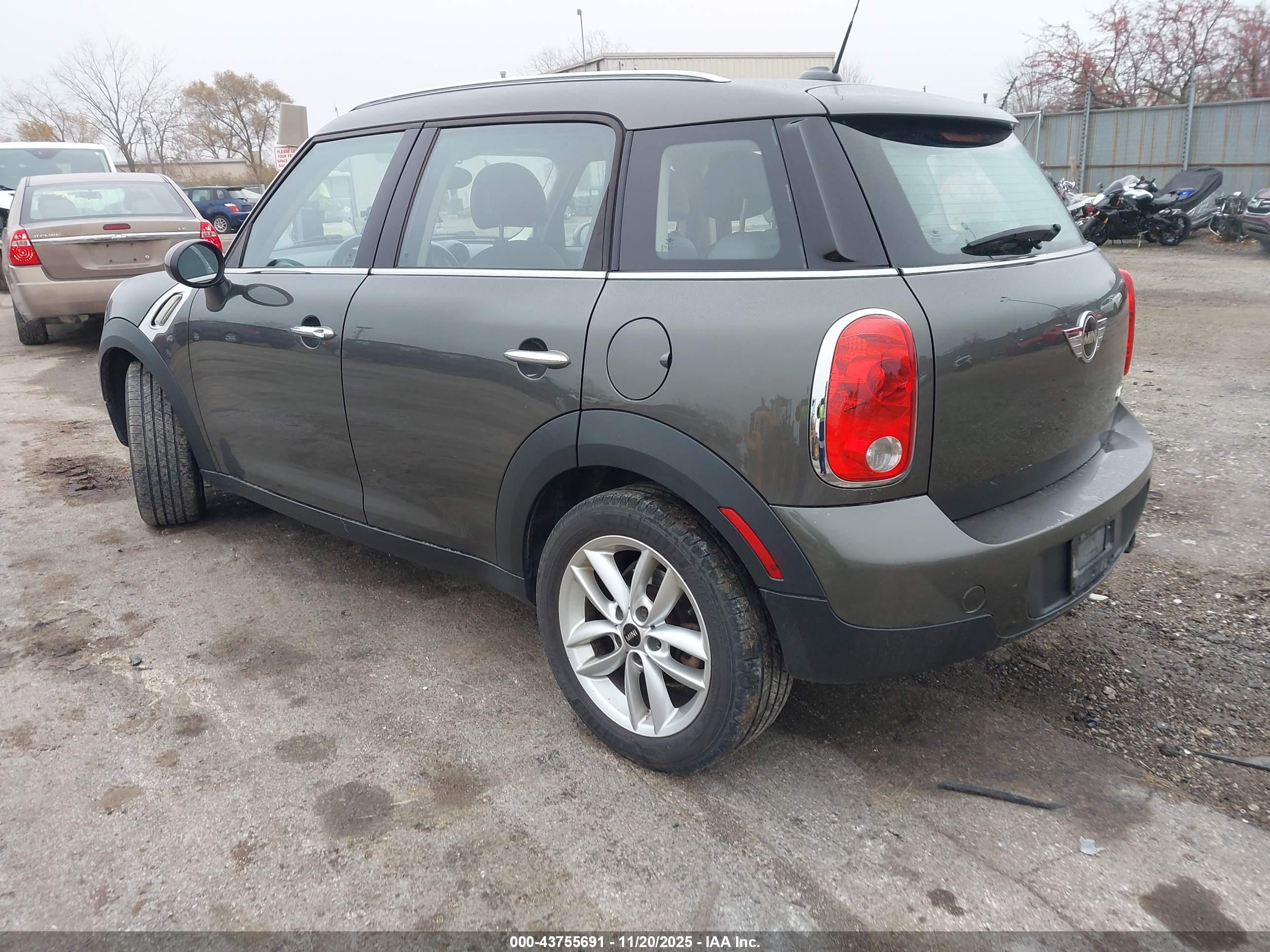 MINI COOPER image 3