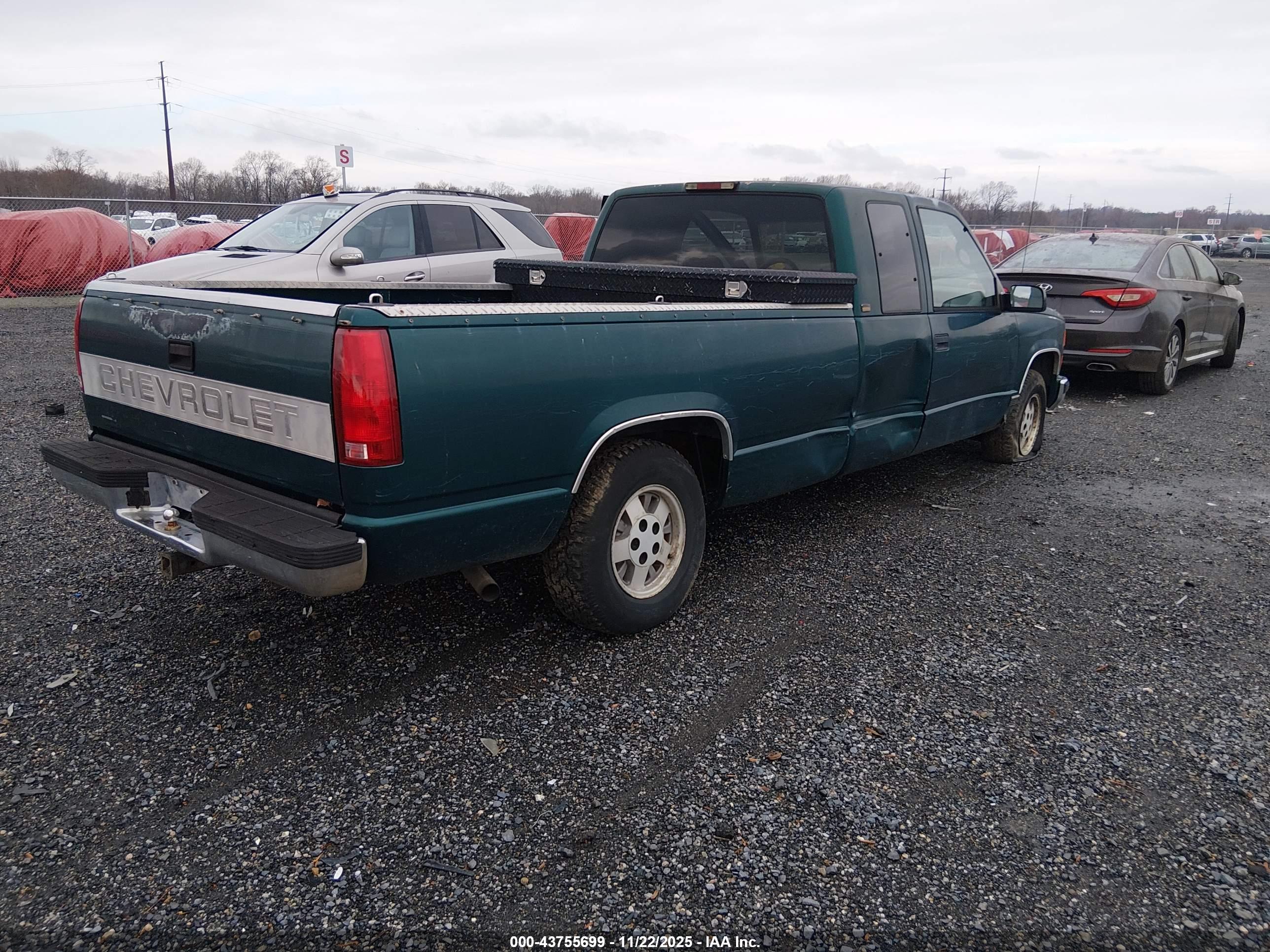 CHEVROLET GMT-400 image 4