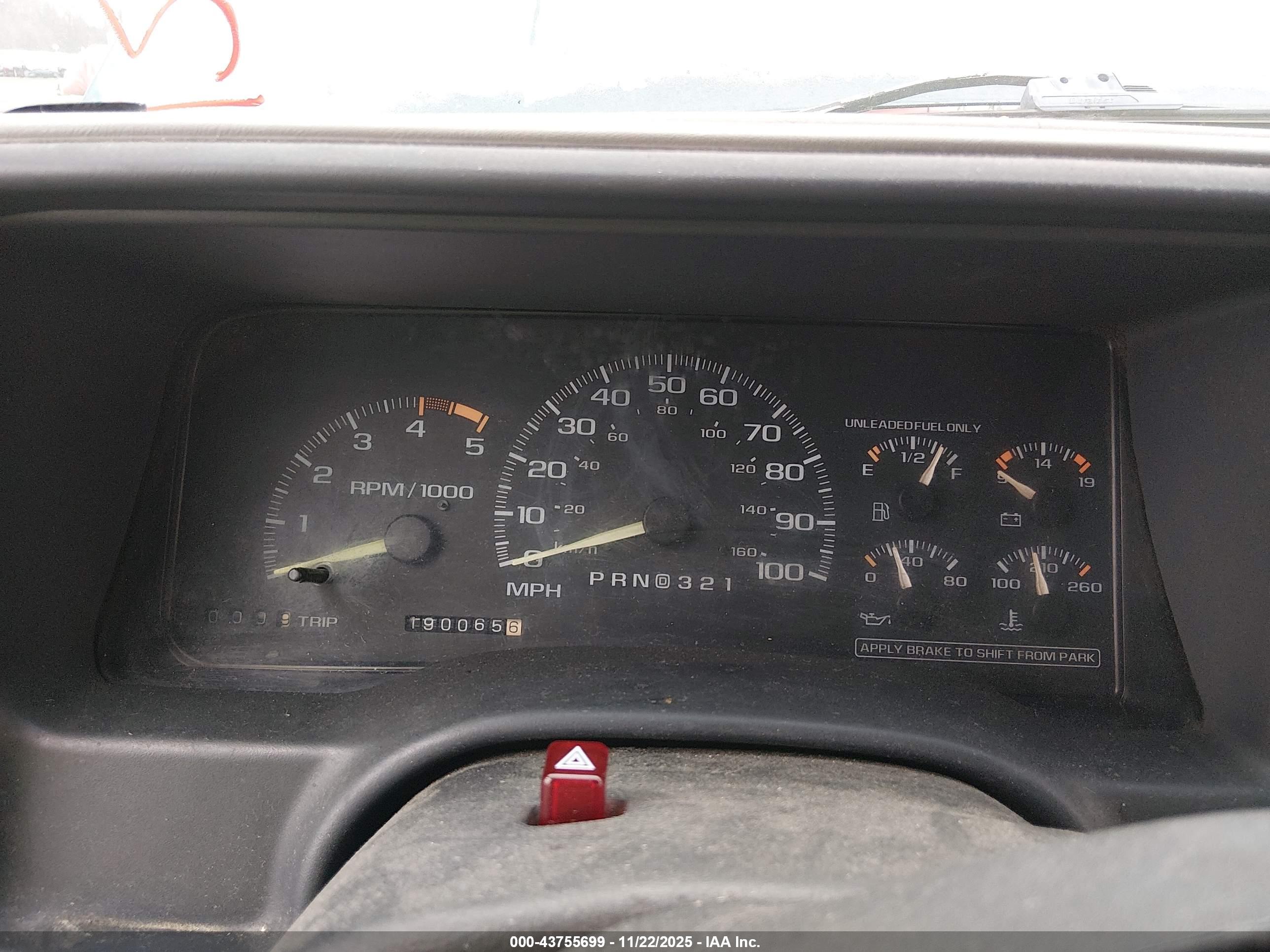 CHEVROLET GMT-400 image 7