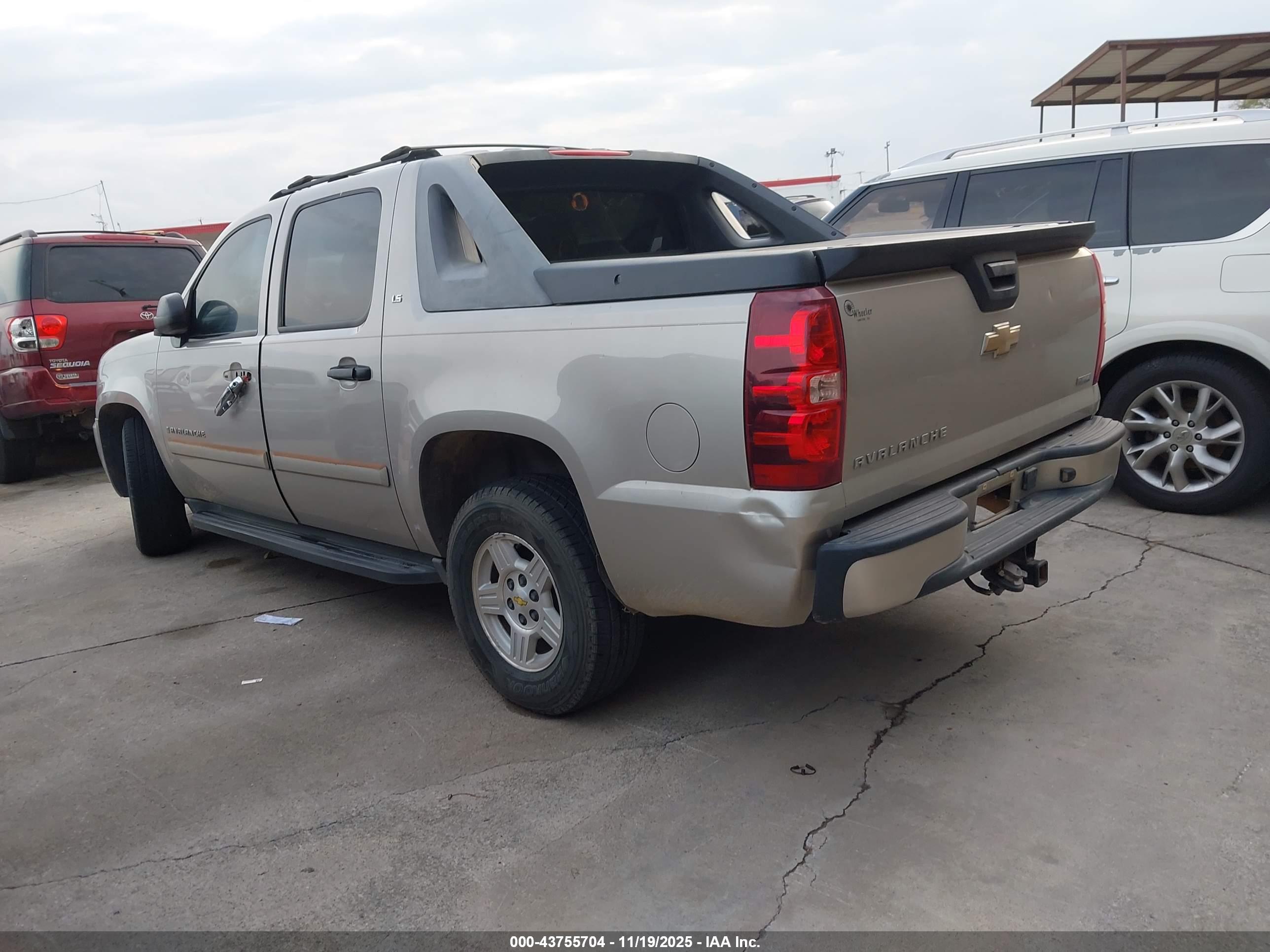 CHEVROLET AVALANCHE image 3