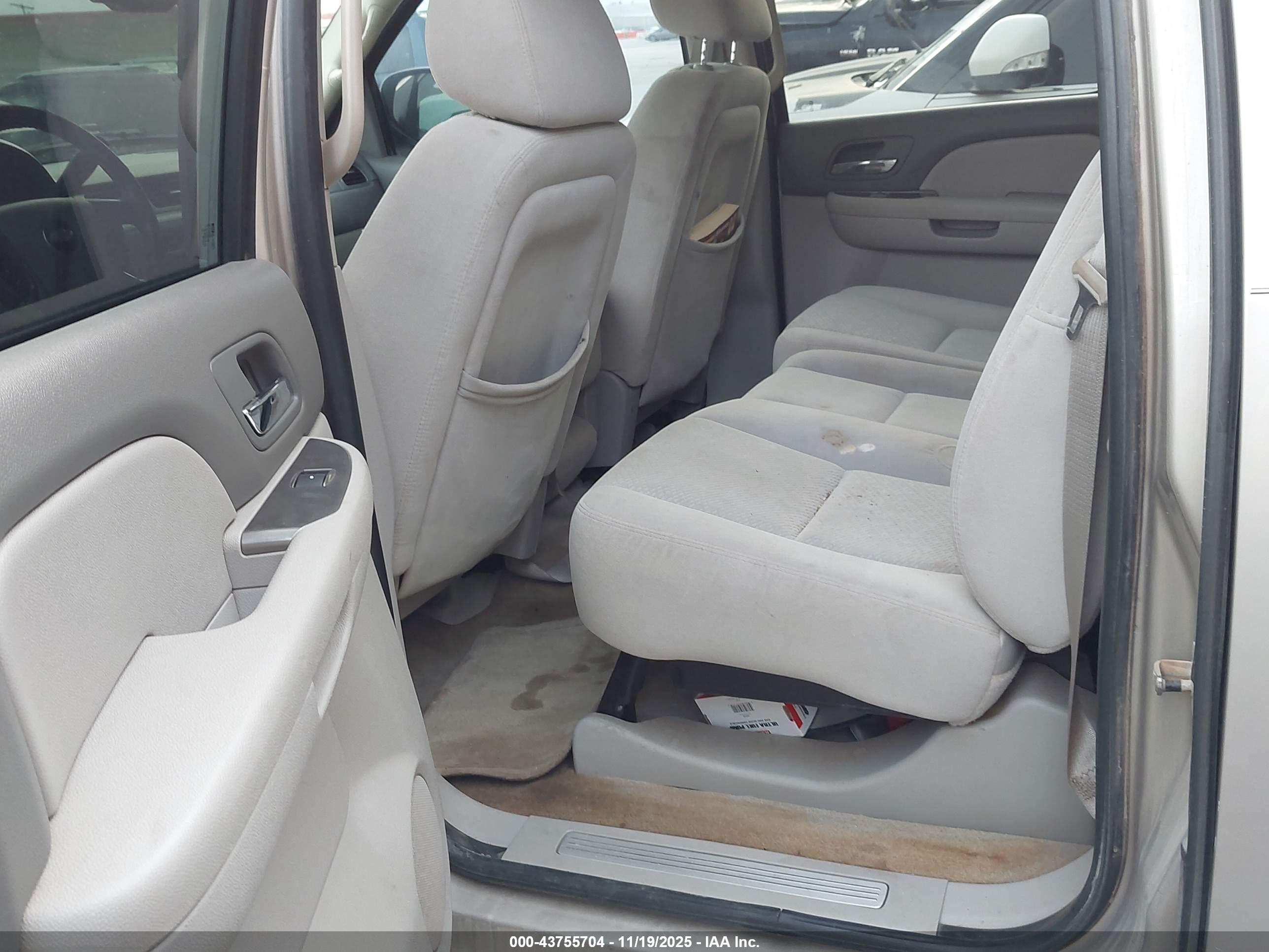 CHEVROLET AVALANCHE image 8