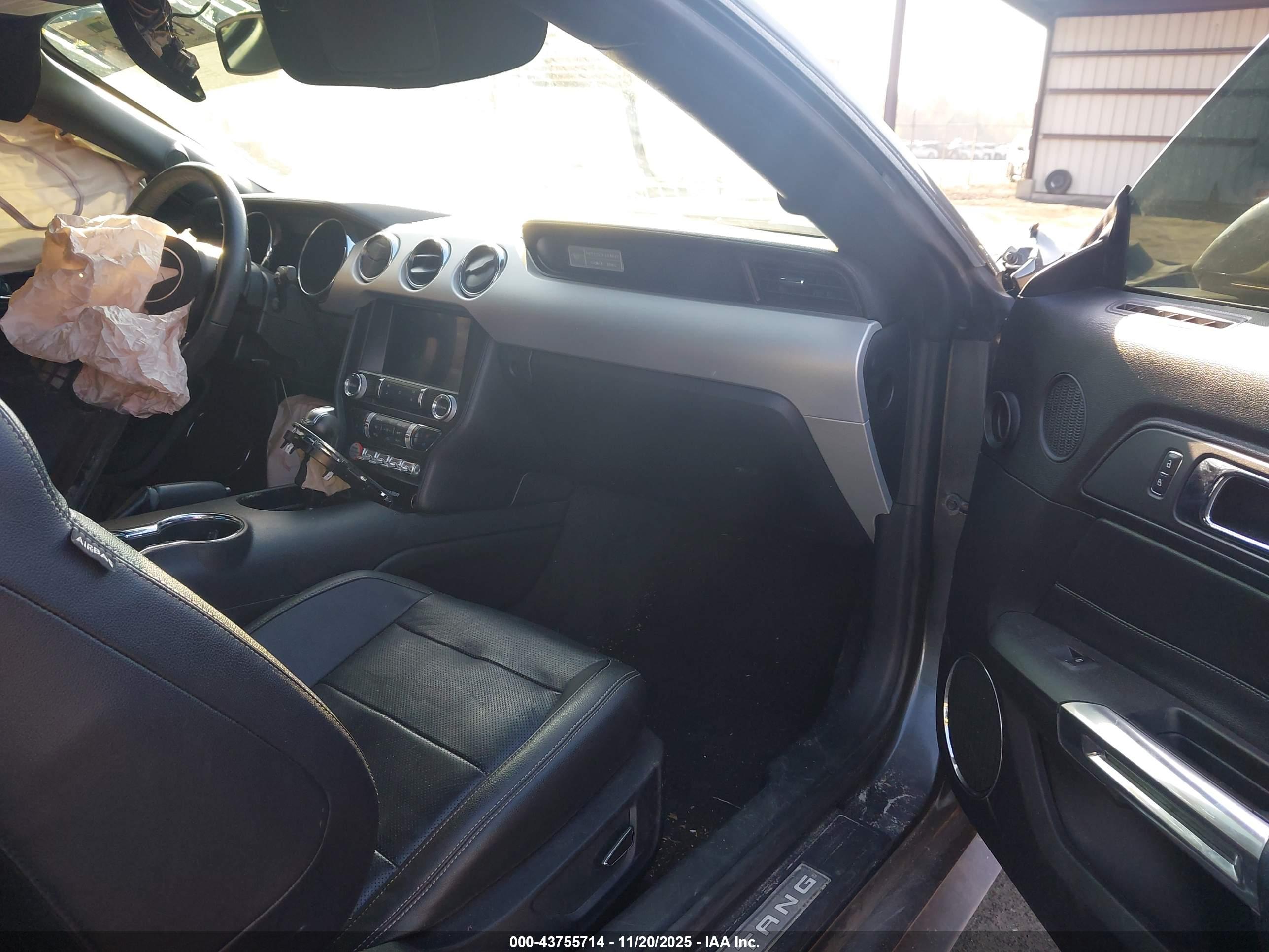 FORD MUSTANG image 5