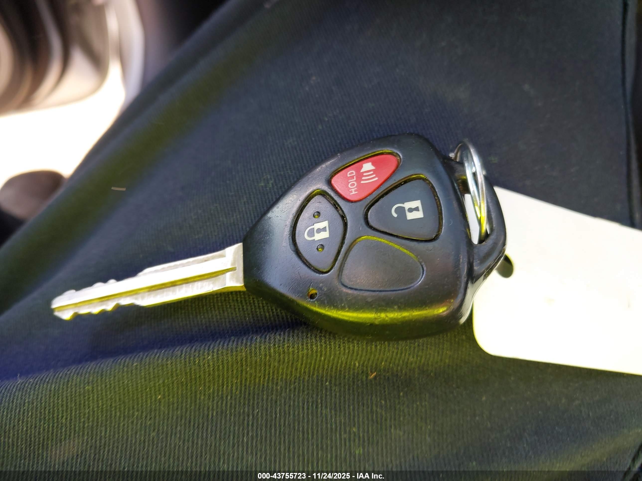 TOYOTA RAV4 image 11