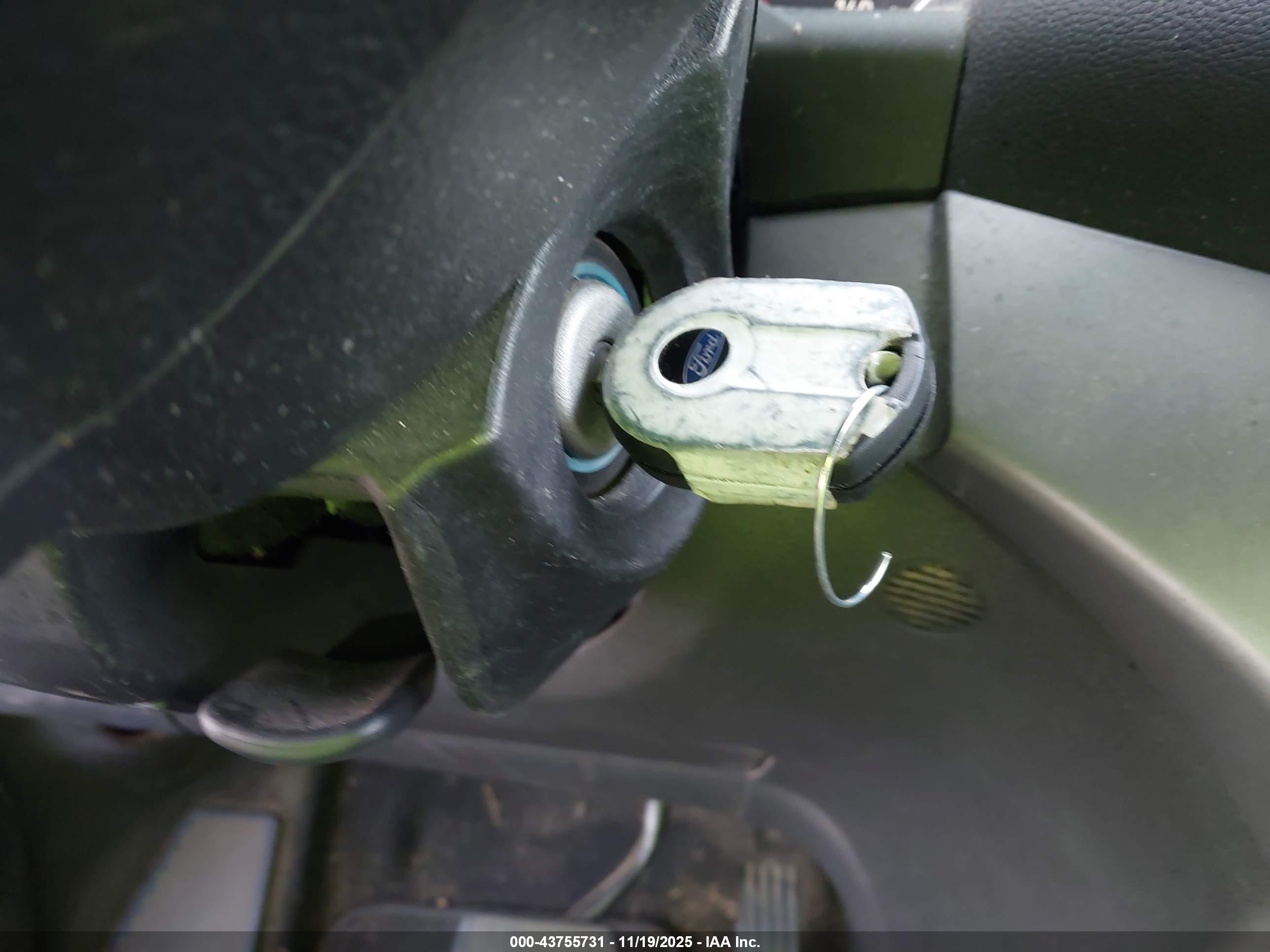 FORD ESCAPE image 11