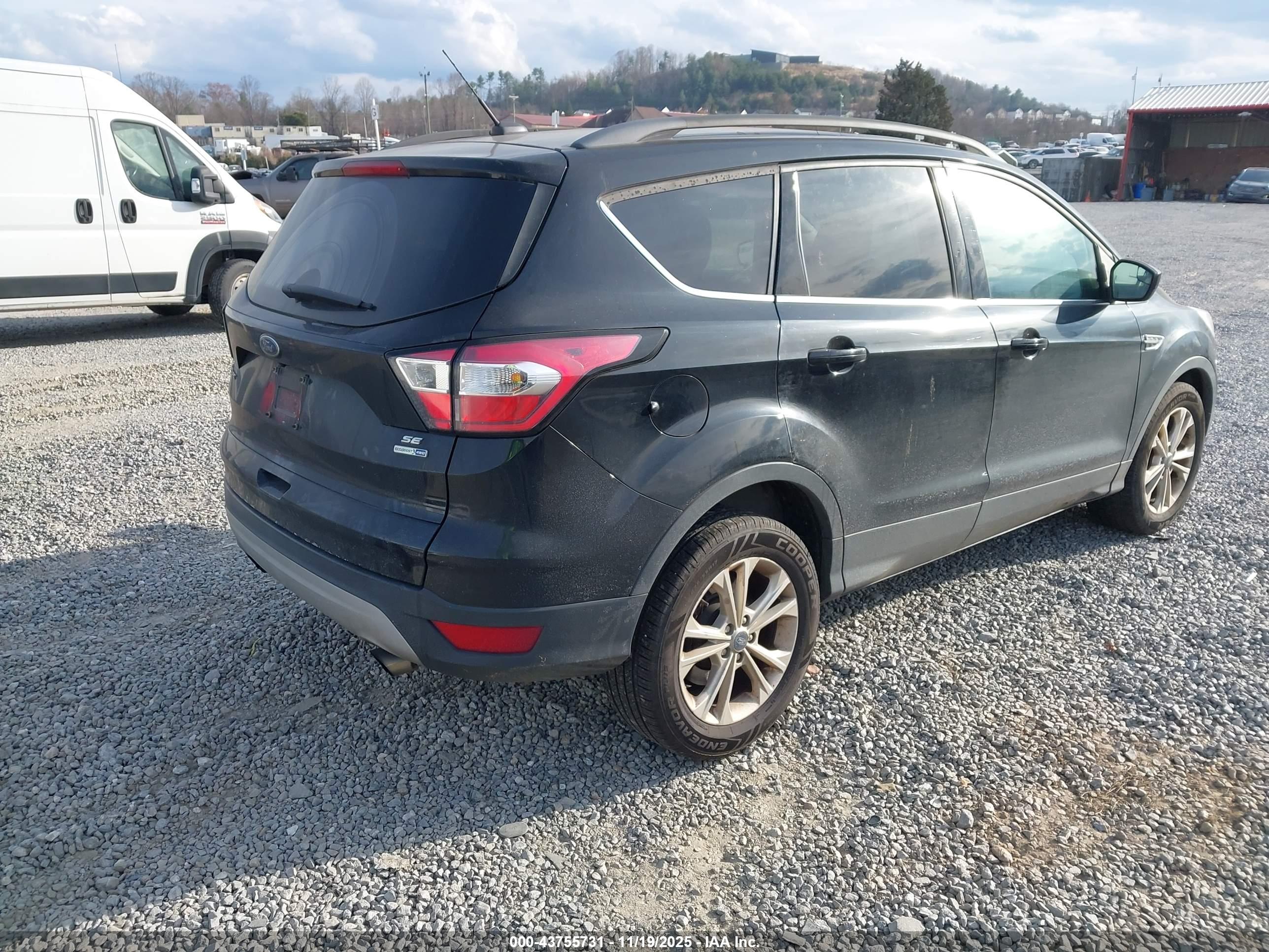 FORD ESCAPE image 4