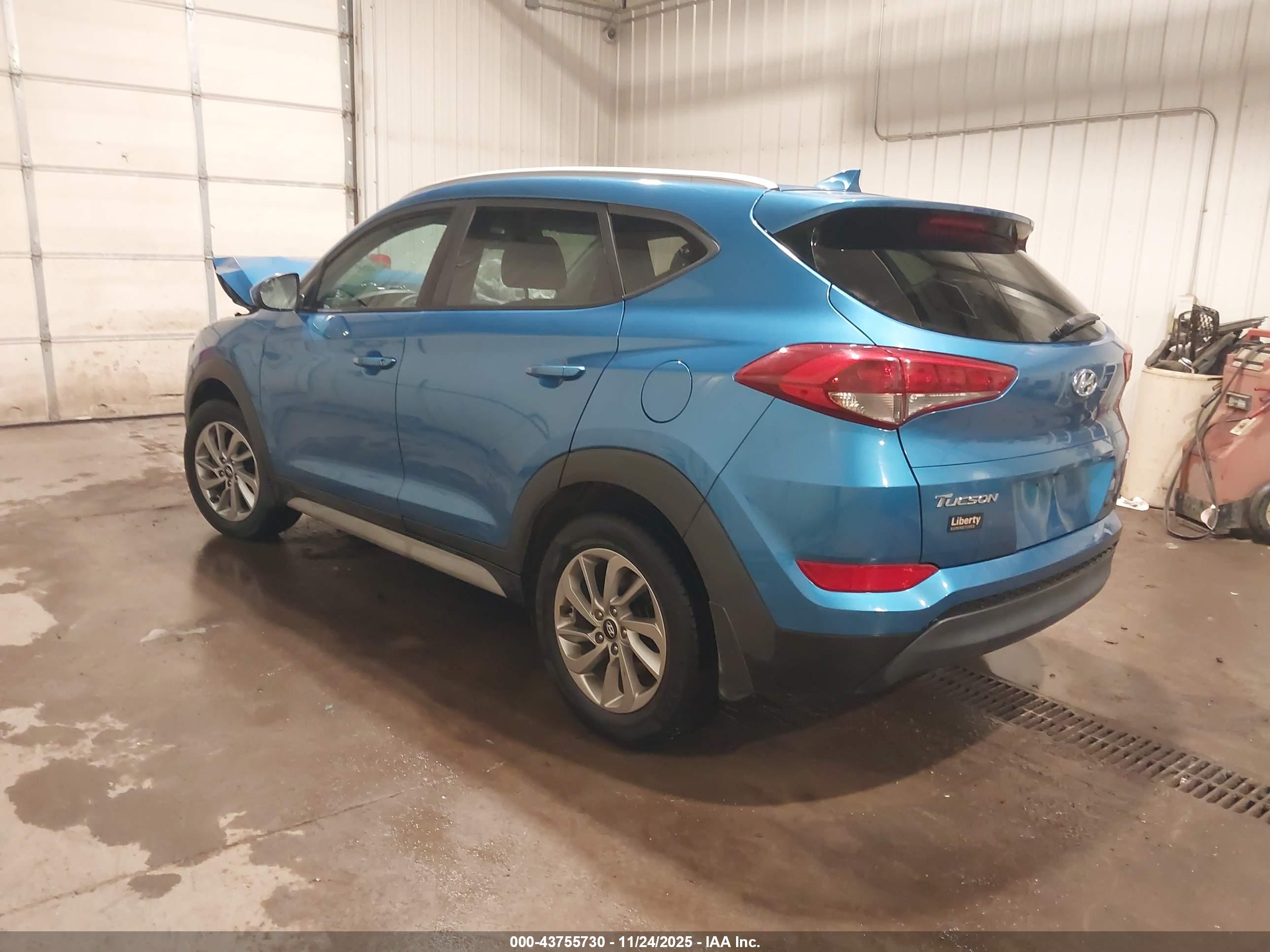 HYUNDAI TUCSON image 3