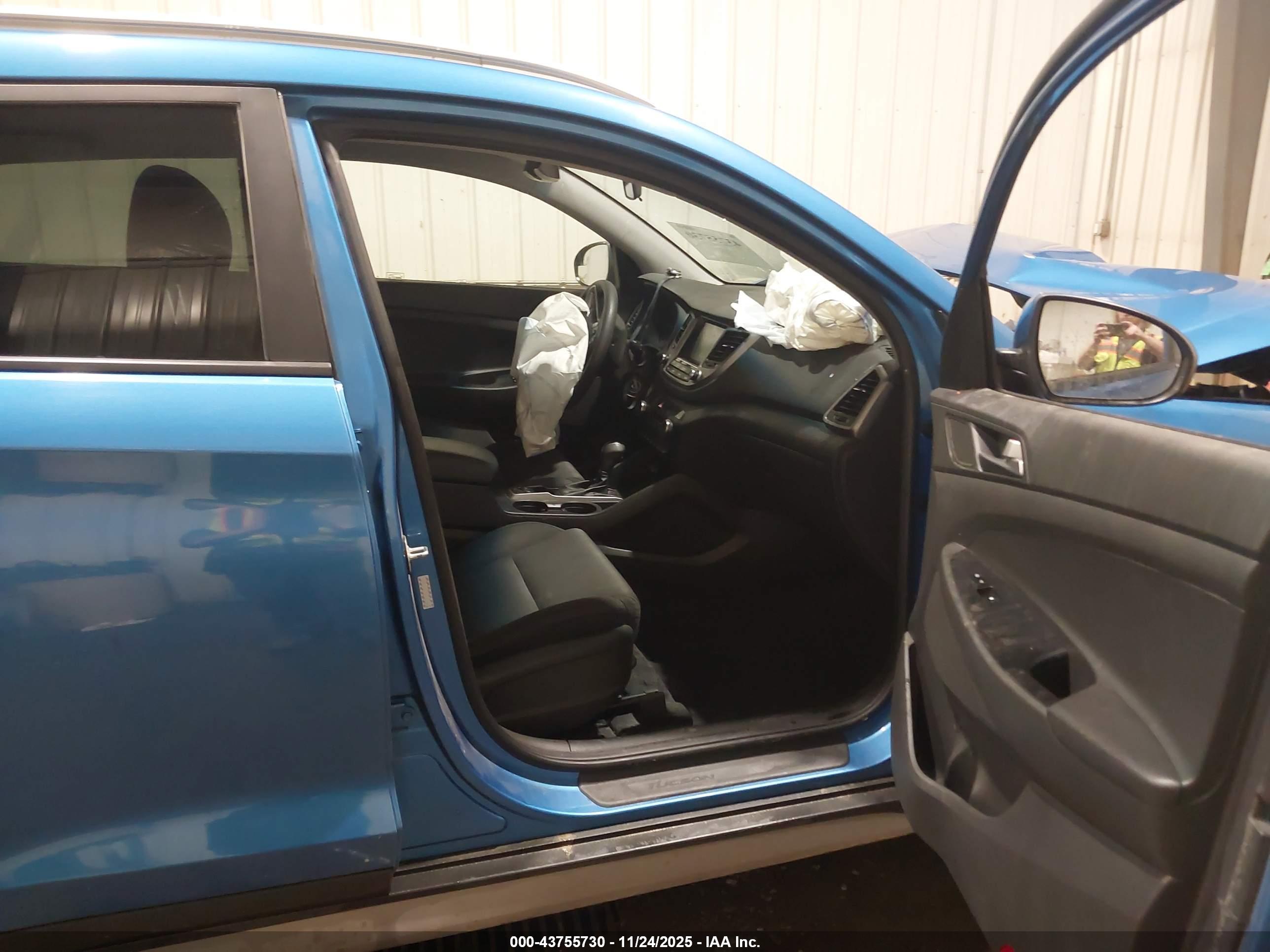 HYUNDAI TUCSON image 5