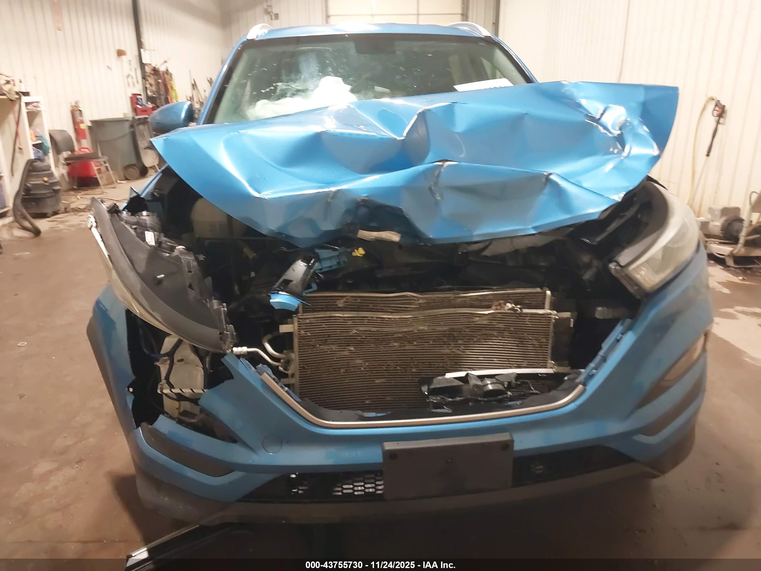 HYUNDAI TUCSON image 6