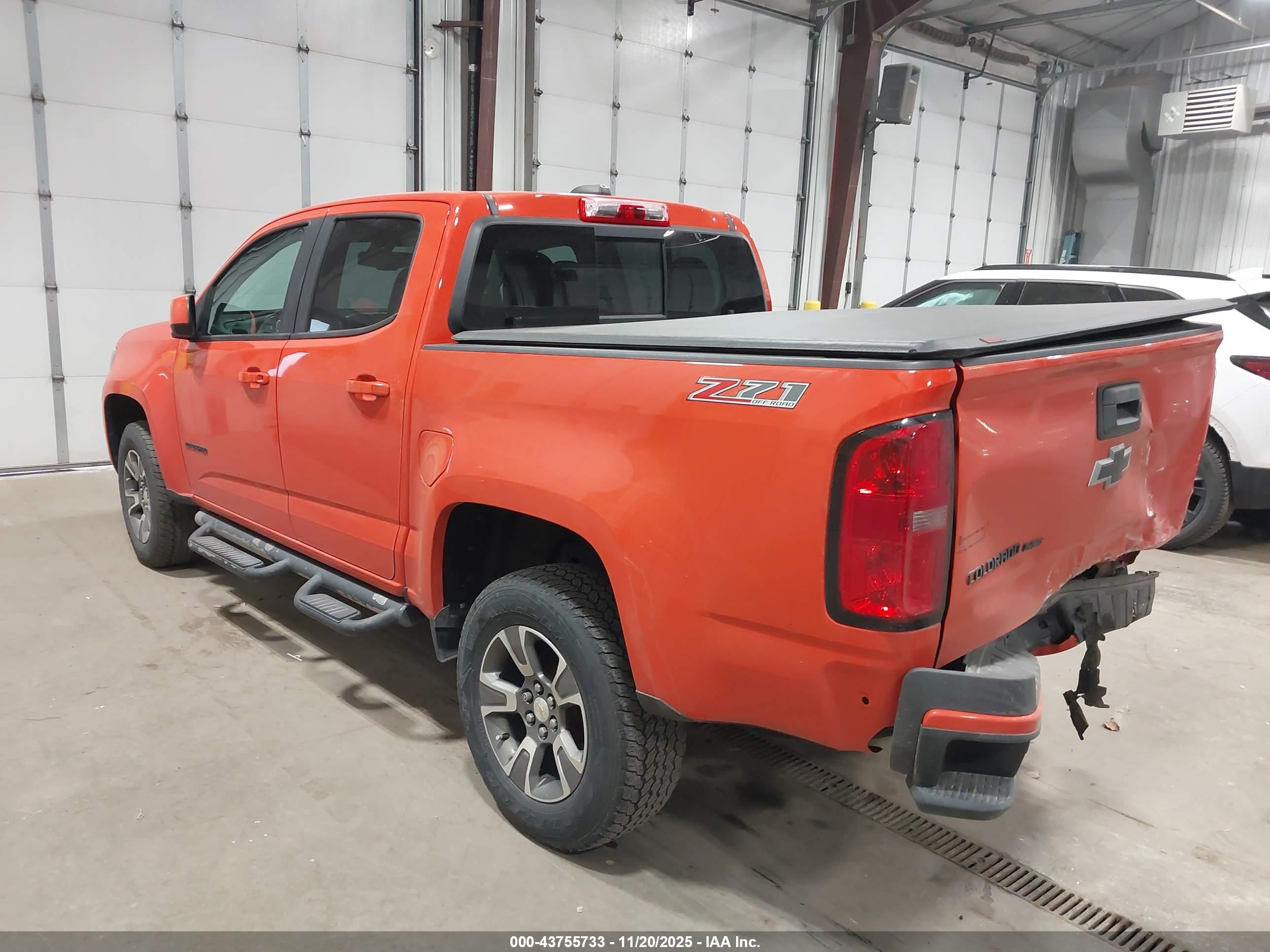 CHEVROLET COLORADO image 3