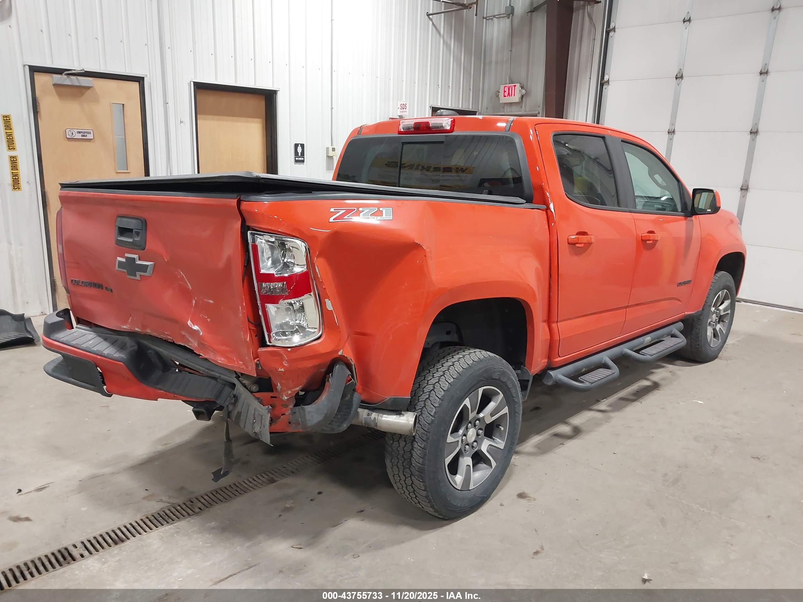 CHEVROLET COLORADO image 4