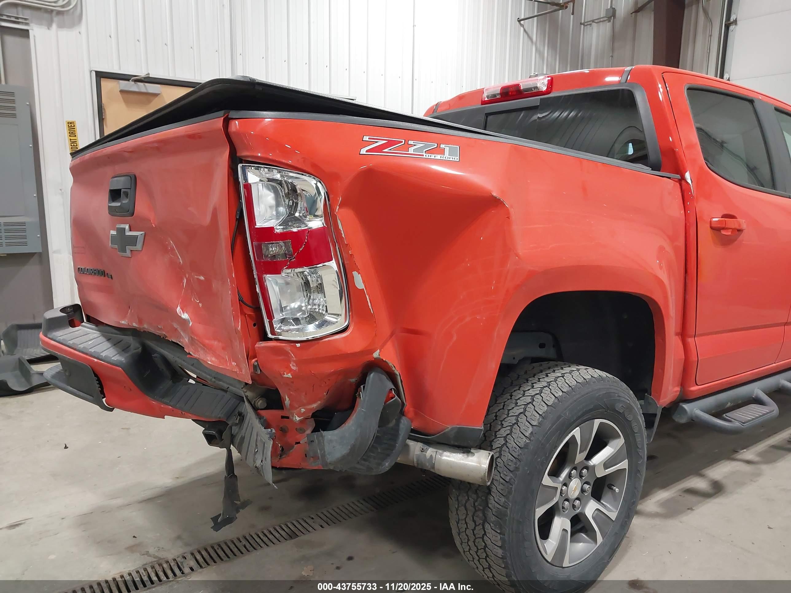 CHEVROLET COLORADO image 6