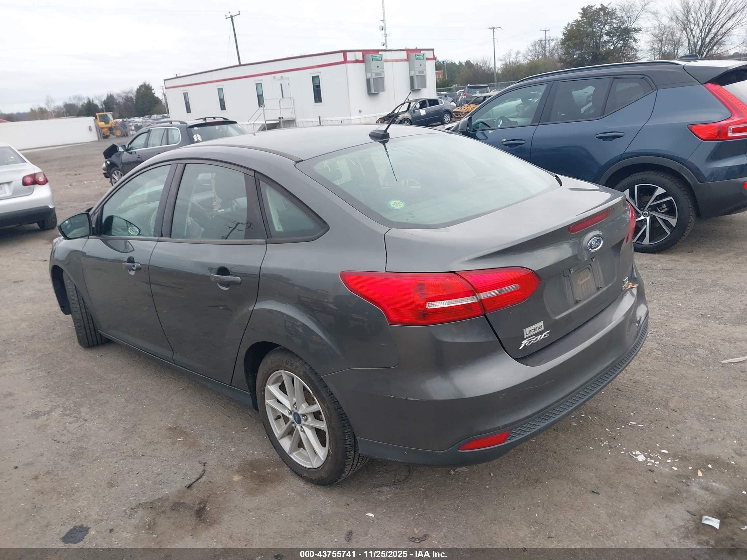 FORD FOCUS image 3