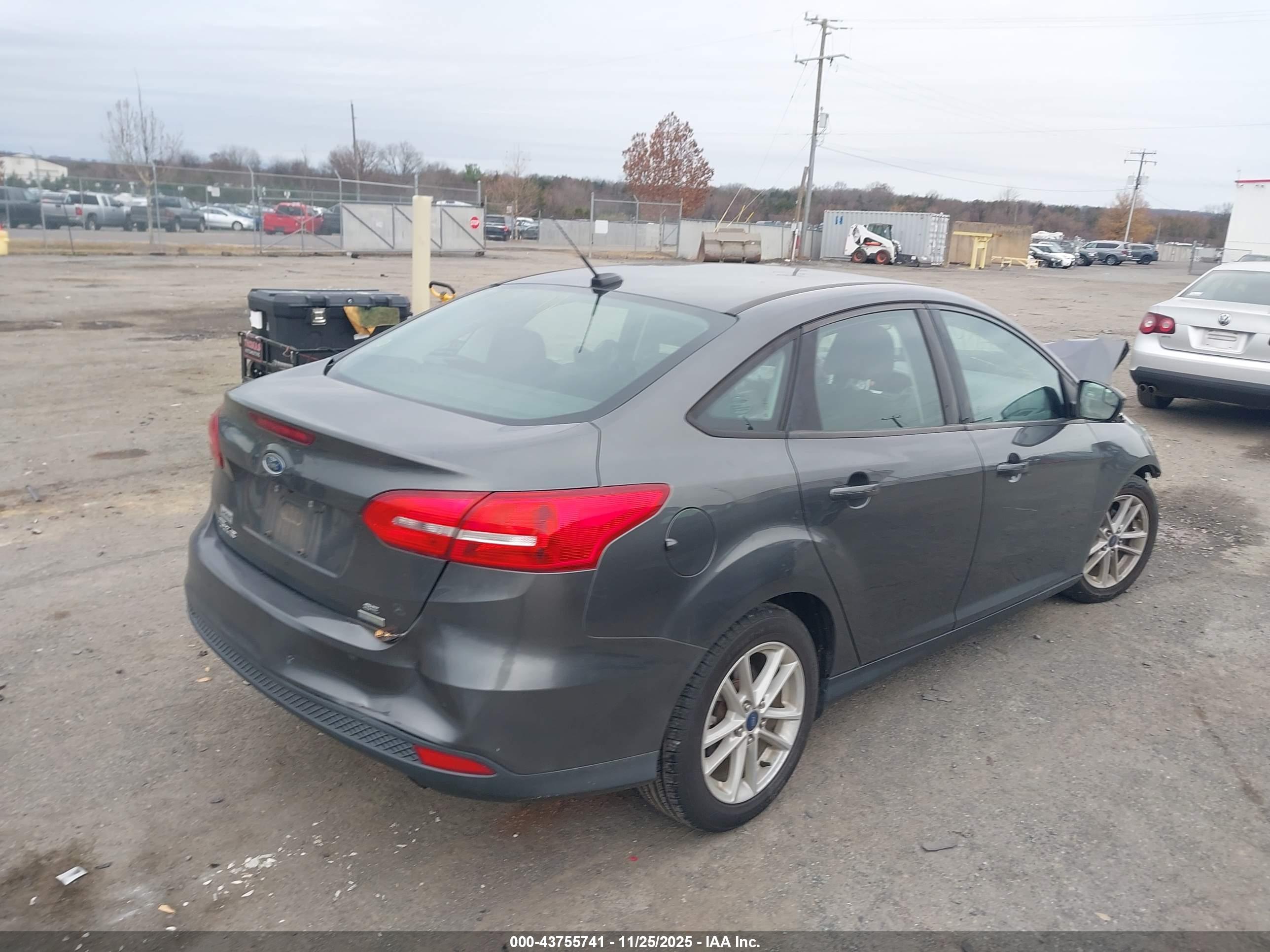 FORD FOCUS image 4