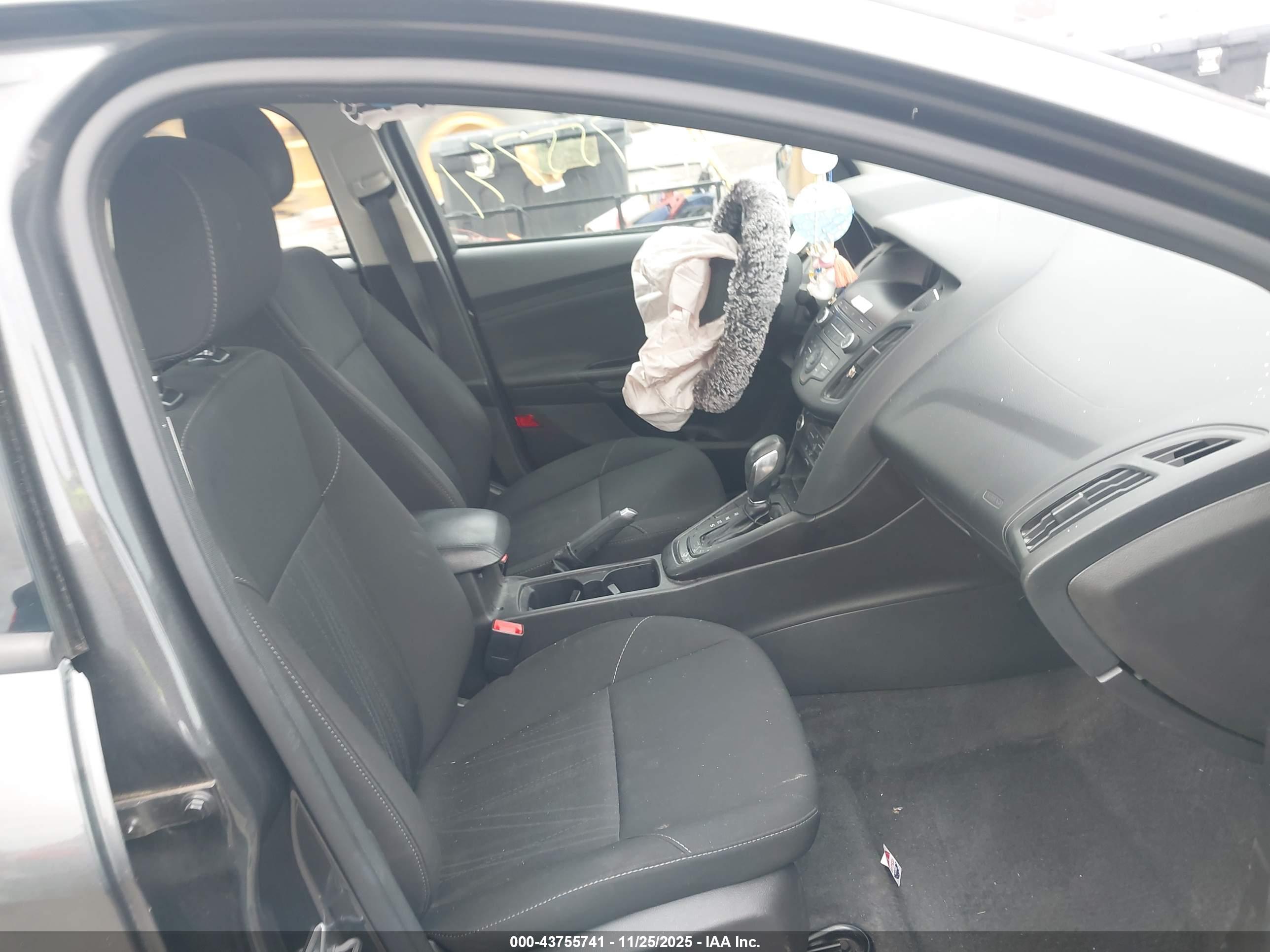 FORD FOCUS image 5