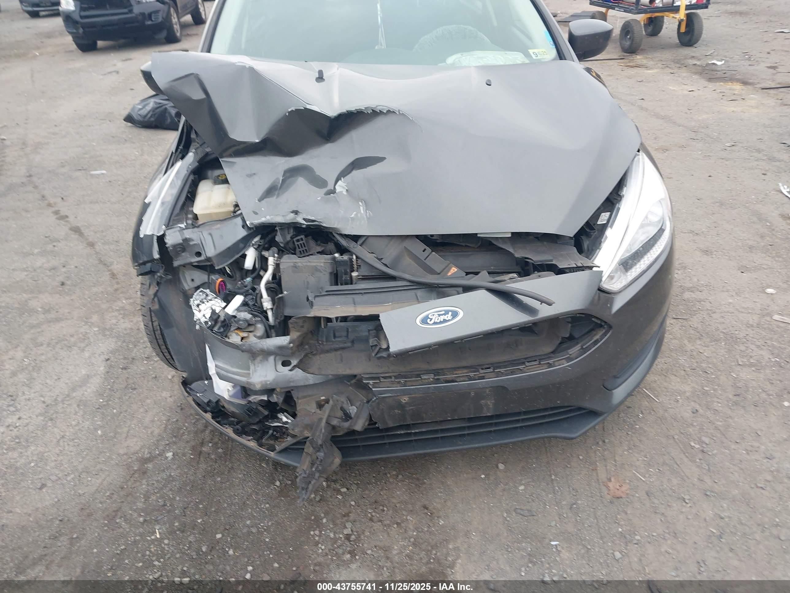 FORD FOCUS image 6