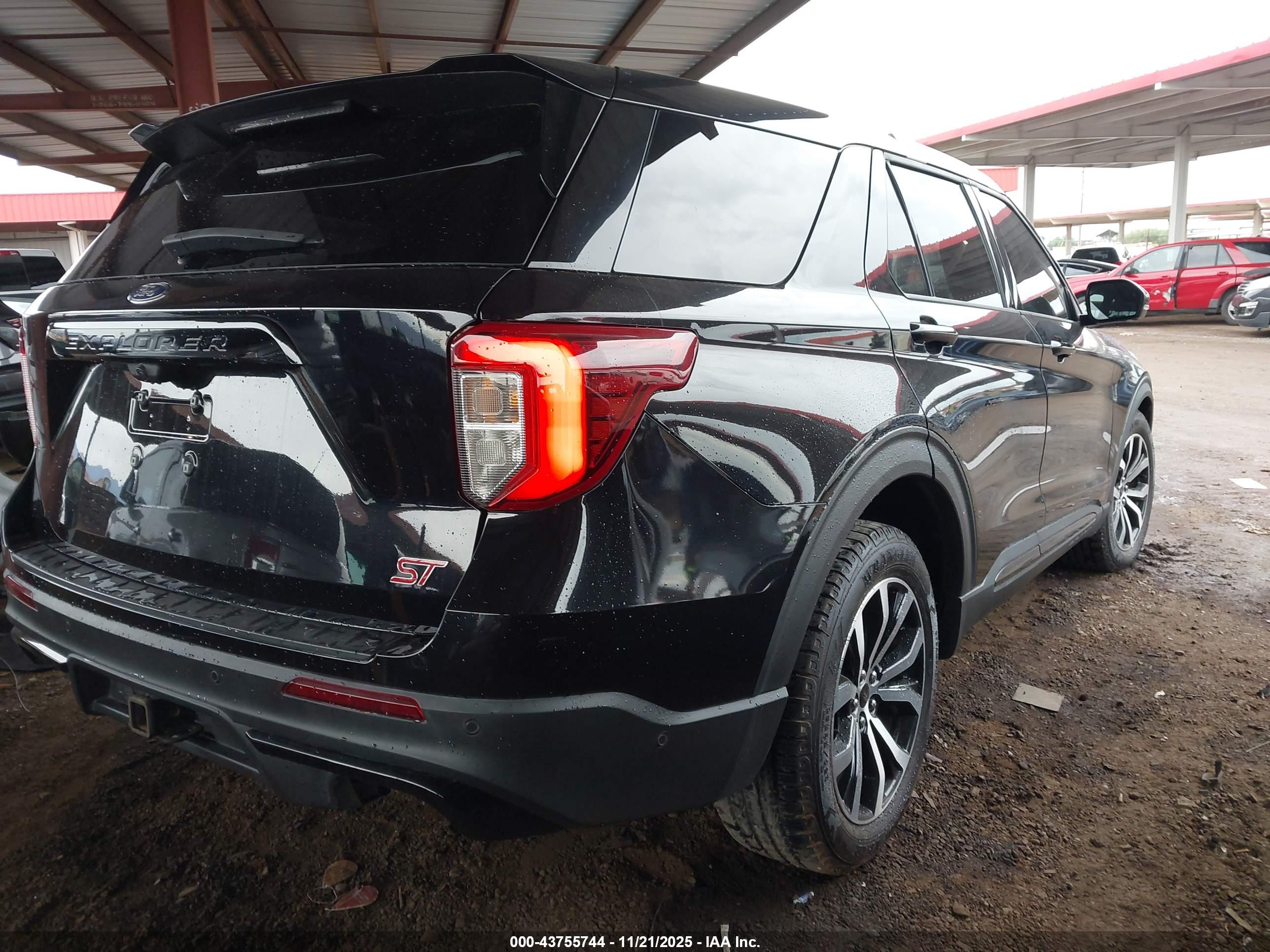 FORD EXPLORER image 4