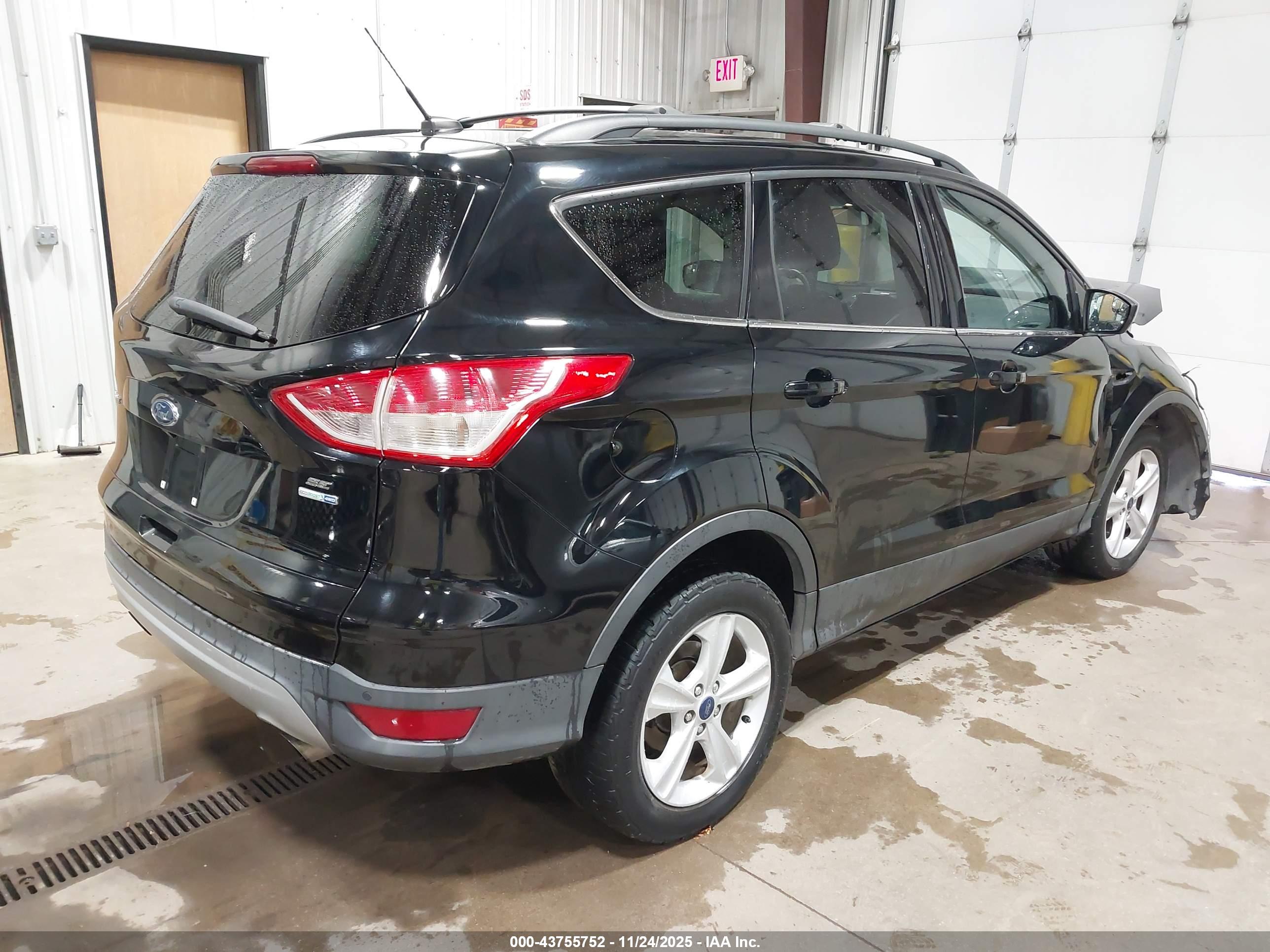 FORD ESCAPE image 4