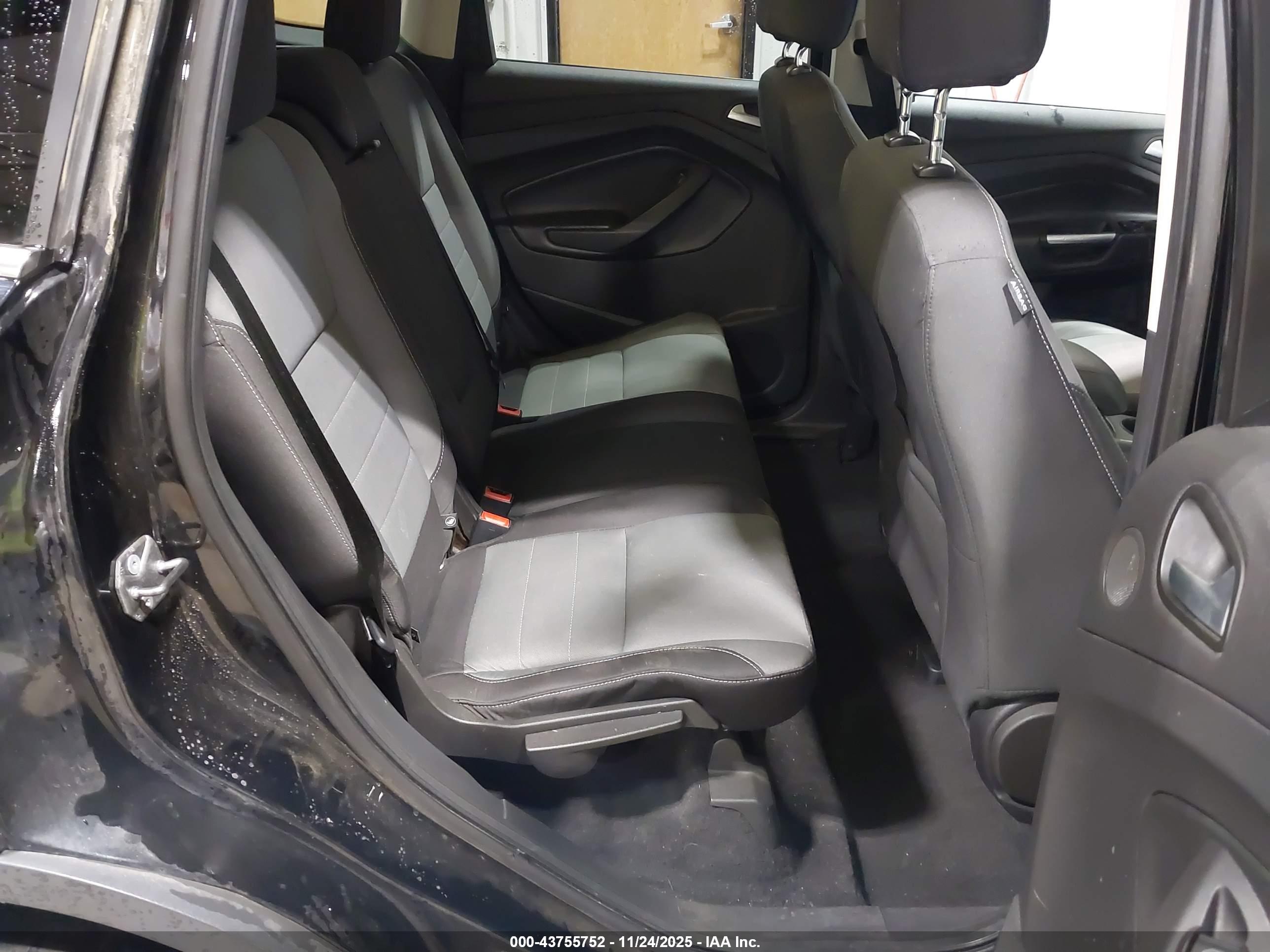 FORD ESCAPE image 8