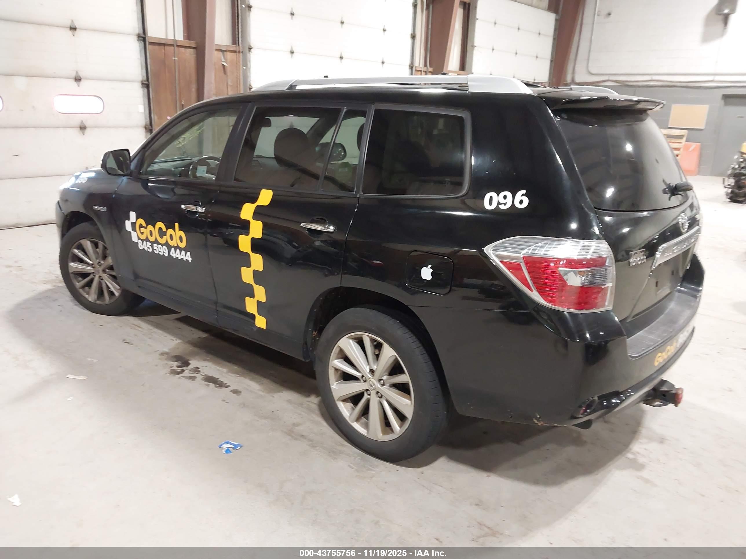 TOYOTA HIGHLANDER image 3