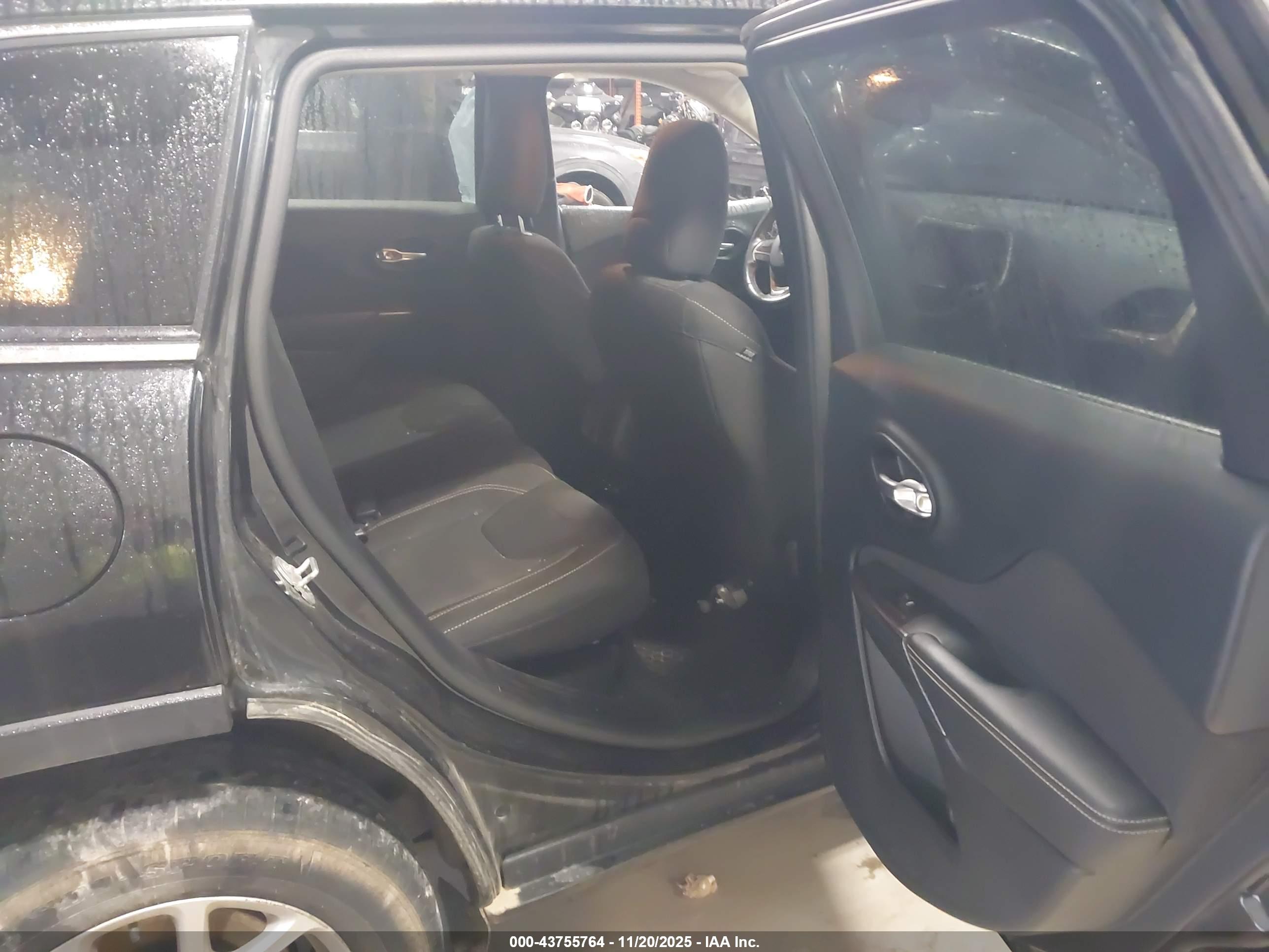 JEEP CHEROKEE image 8