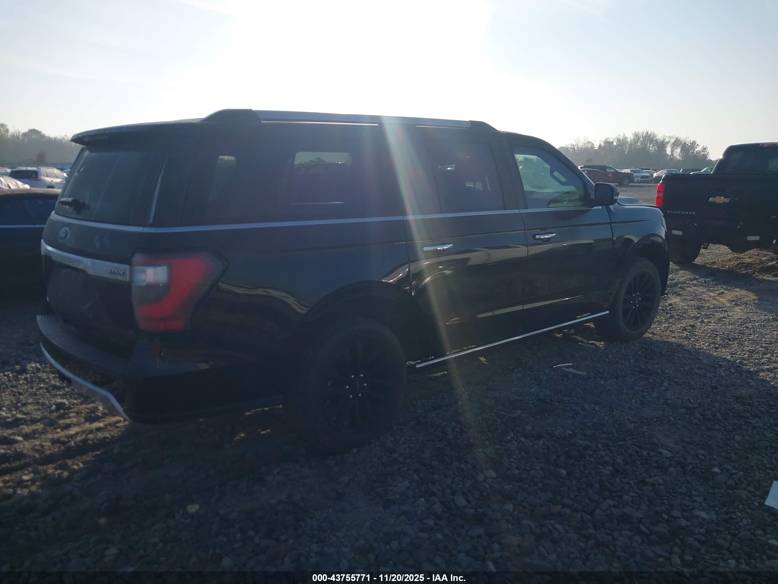 FORD EXPEDITION image 4