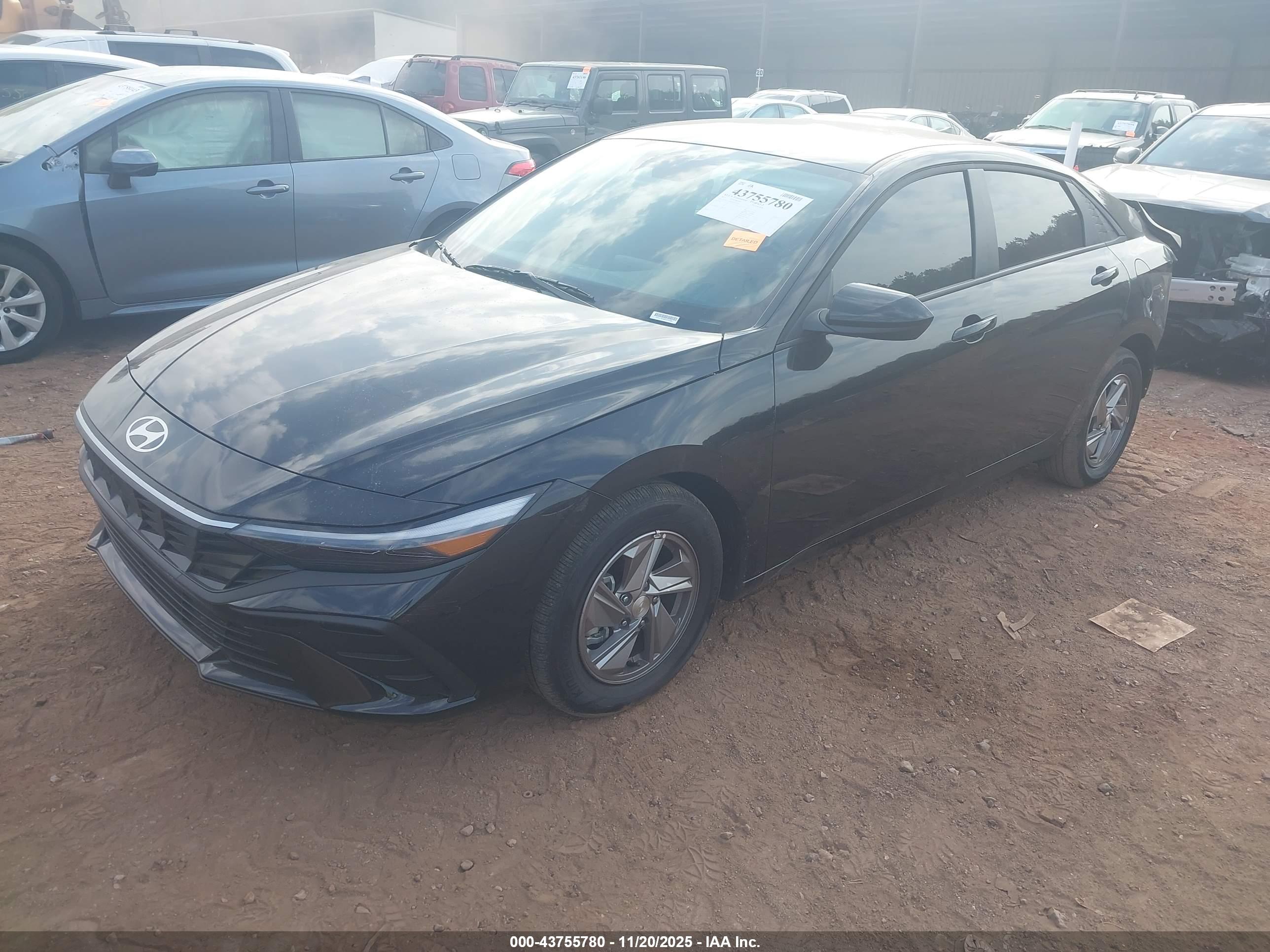 HYUNDAI ELANTRA image 2