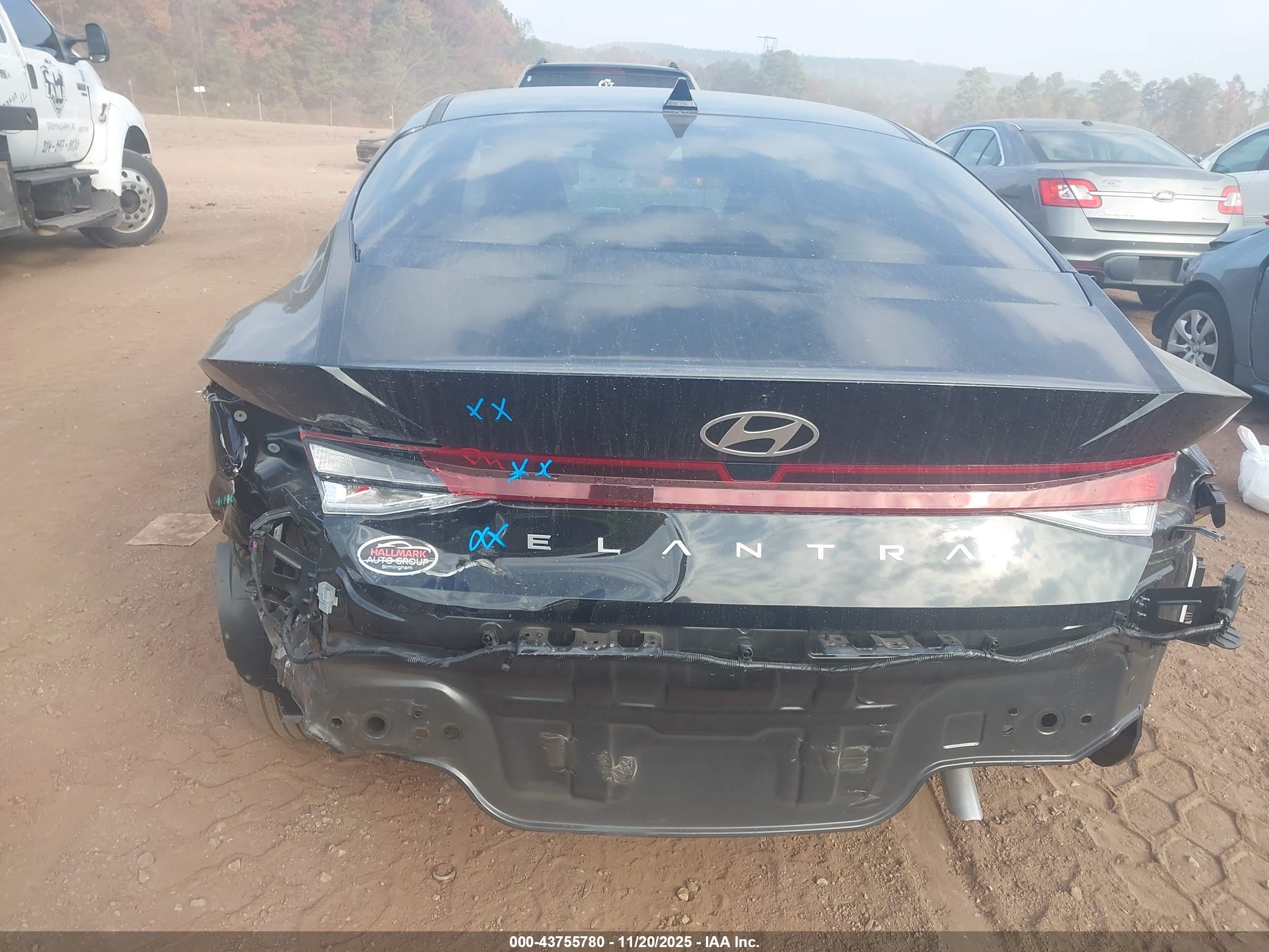 HYUNDAI ELANTRA image 6
